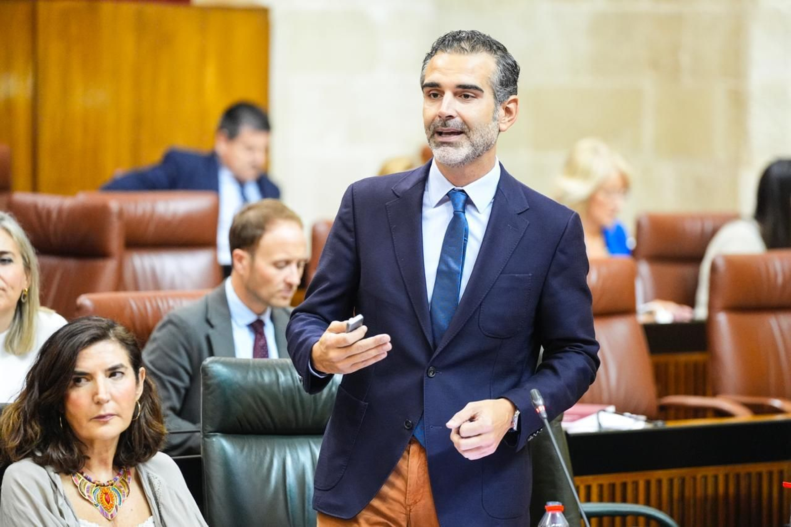 Consejero de Agricultura en el Parlamento.