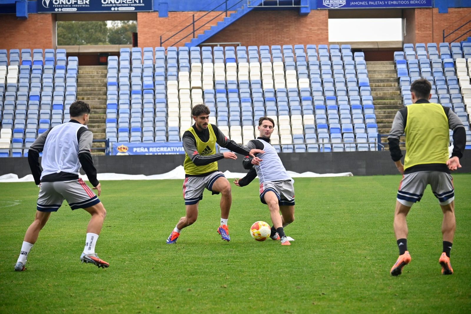 Entrenamiento del equipo en el Nuevo Colombino.
