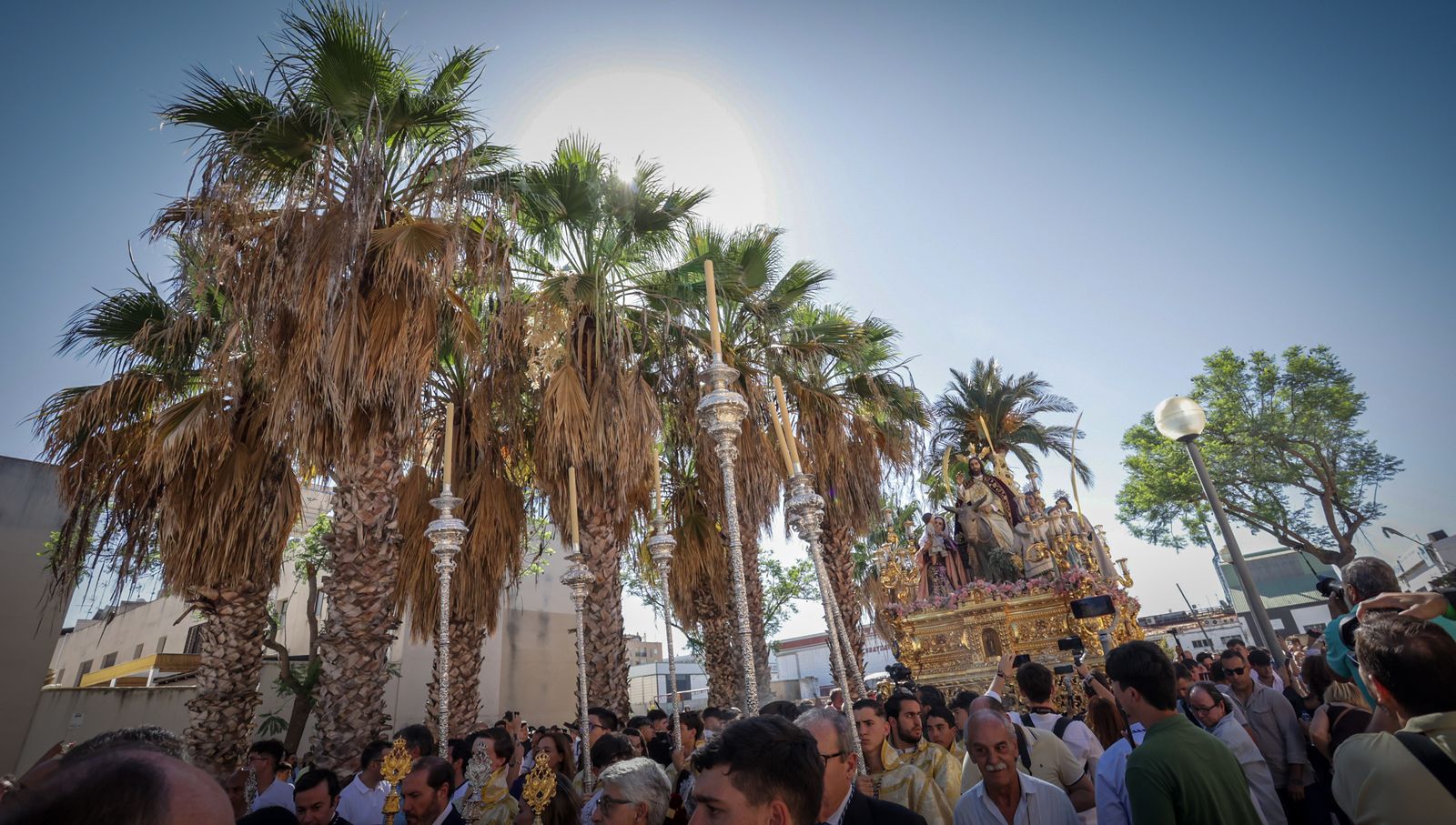 Imágenes de la procesión de Cristo Rey a su vuelta a la Escuela San José
