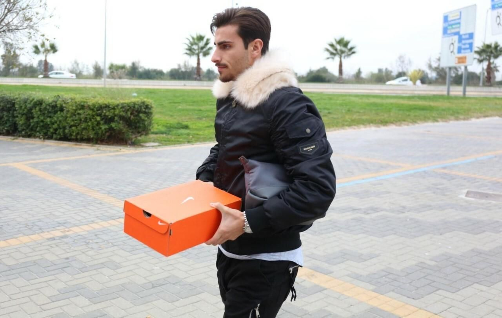 El Málaga se entrena sin Víctor