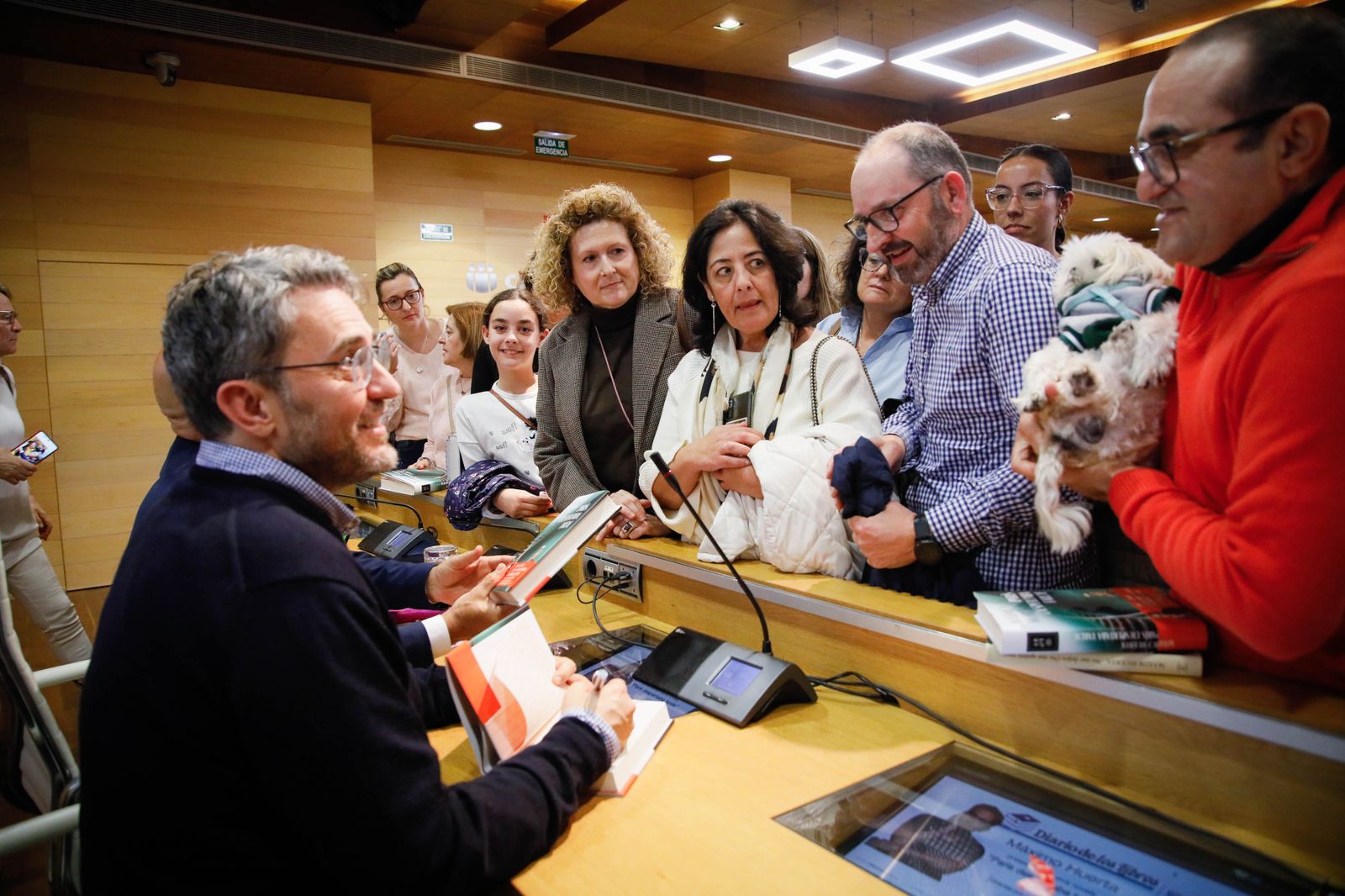 ¿Has estado en la presentación del libro de Máximo Huerta? Entra en la galería y buscate