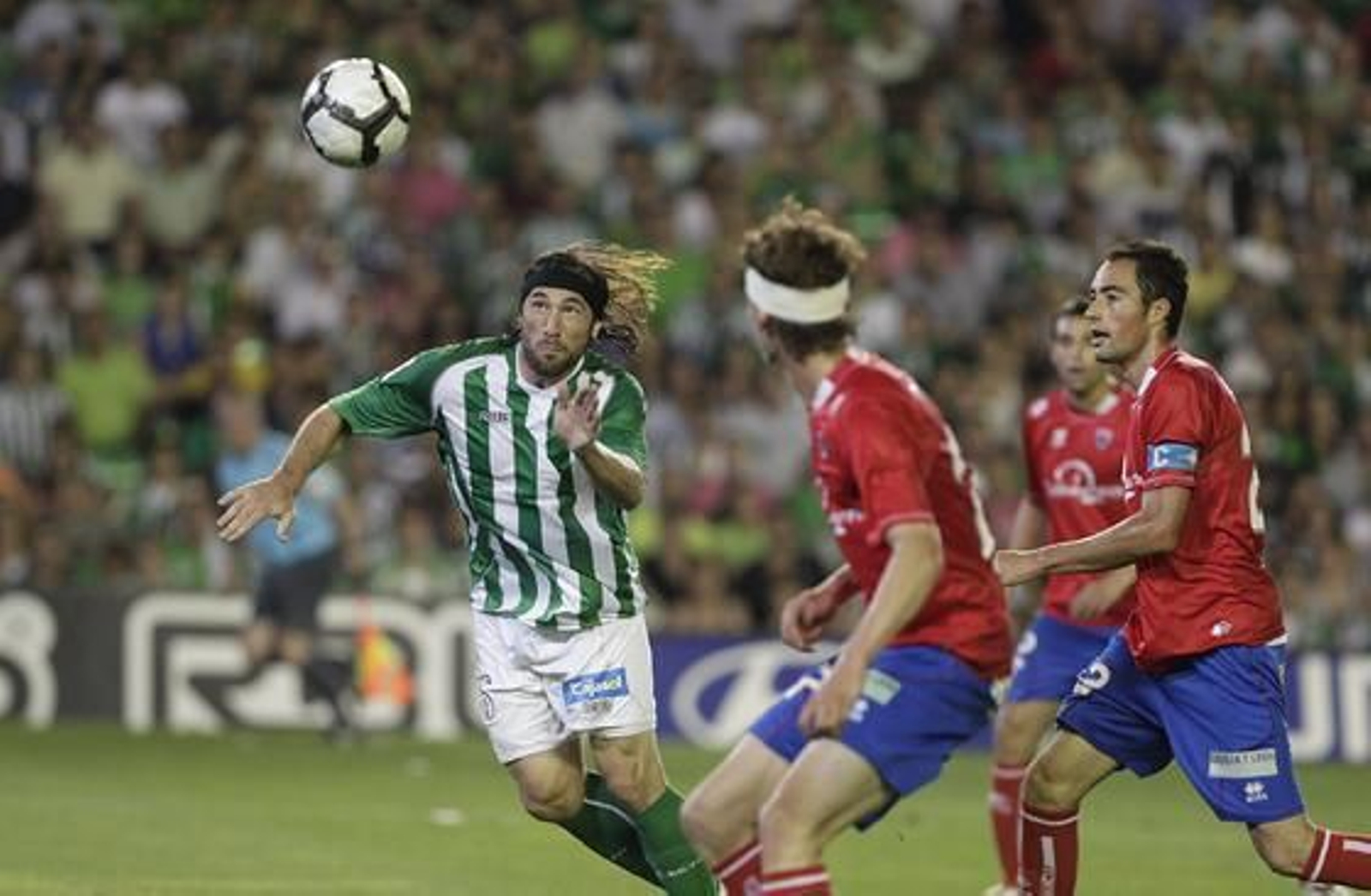 Pavone y Jonathan Pereira dan al Betis tres valiosos puntos para el ascenso.

Foto: Antonio Pizarro