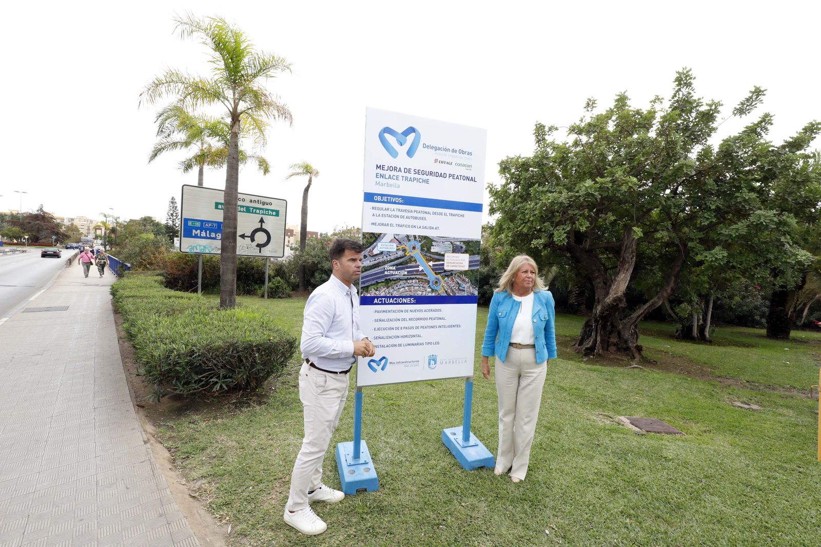 La alcaldesa, Ángeles Muñoz, y el concejal de Obras, Diego López.