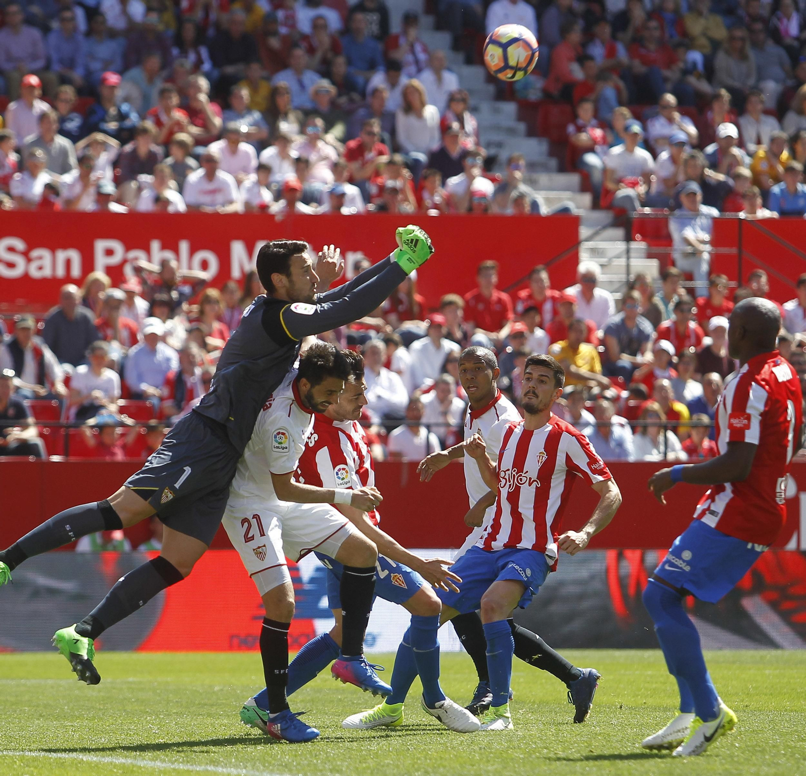Las imágenes del Sevilla-Sporting