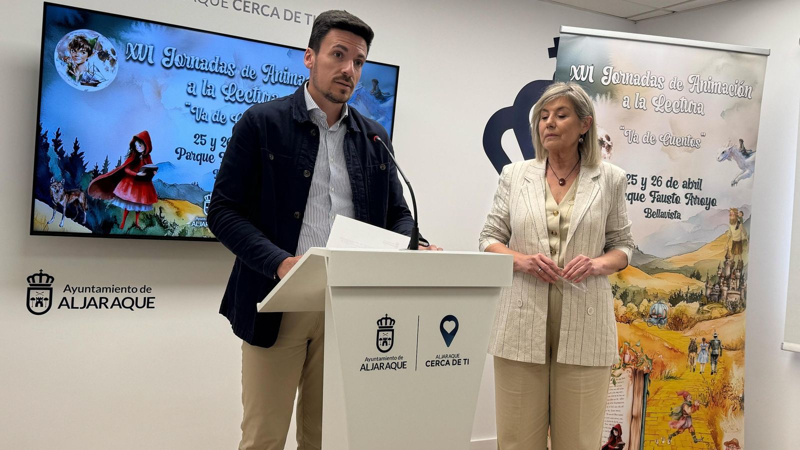 Adrián Cano y Ana Mora en la presentación de las XVI Jornadas de Animación a la Lectura.