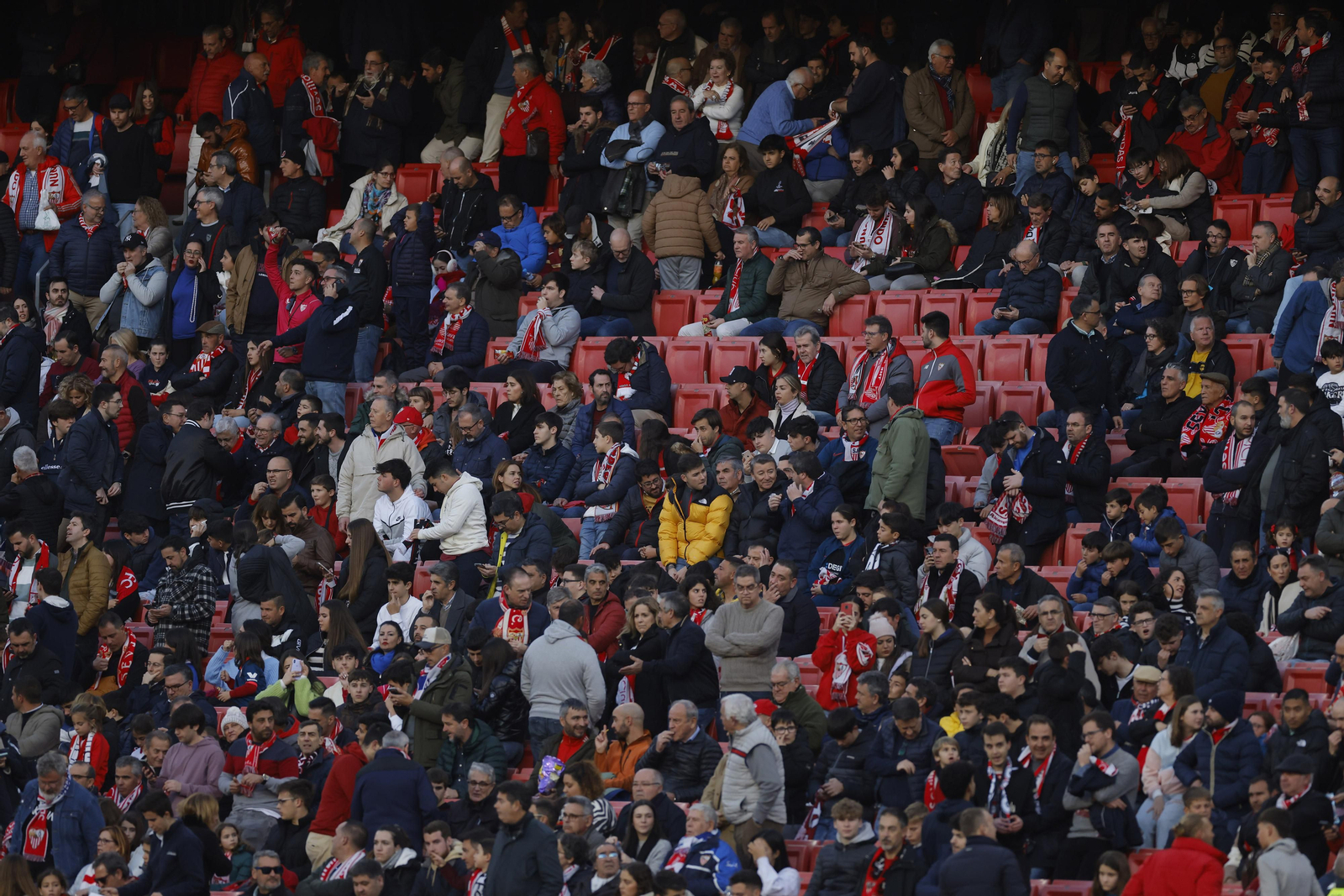 Búscate en las fotos del Sevilla-Mallorca