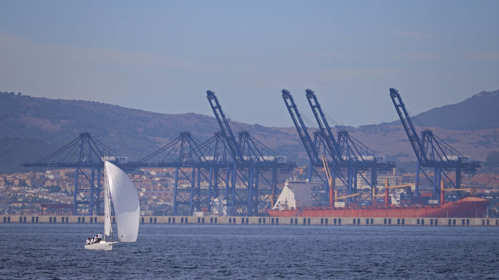 Fotos de la jornada del domingo en el XV Campeonato de España de J80 en La Línea