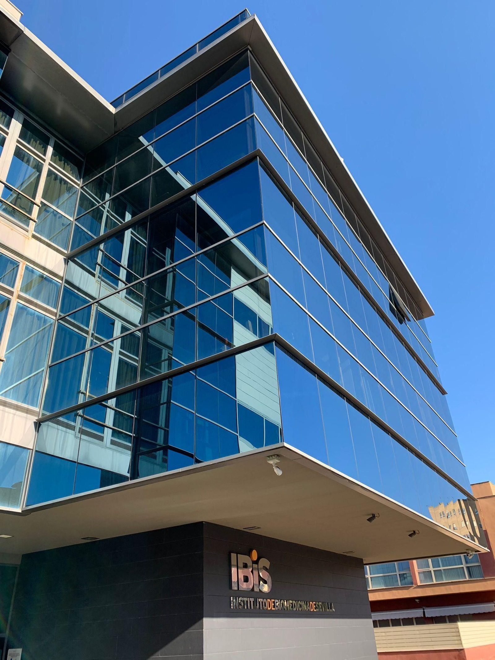 La fachada del actual edificio del IBIS.