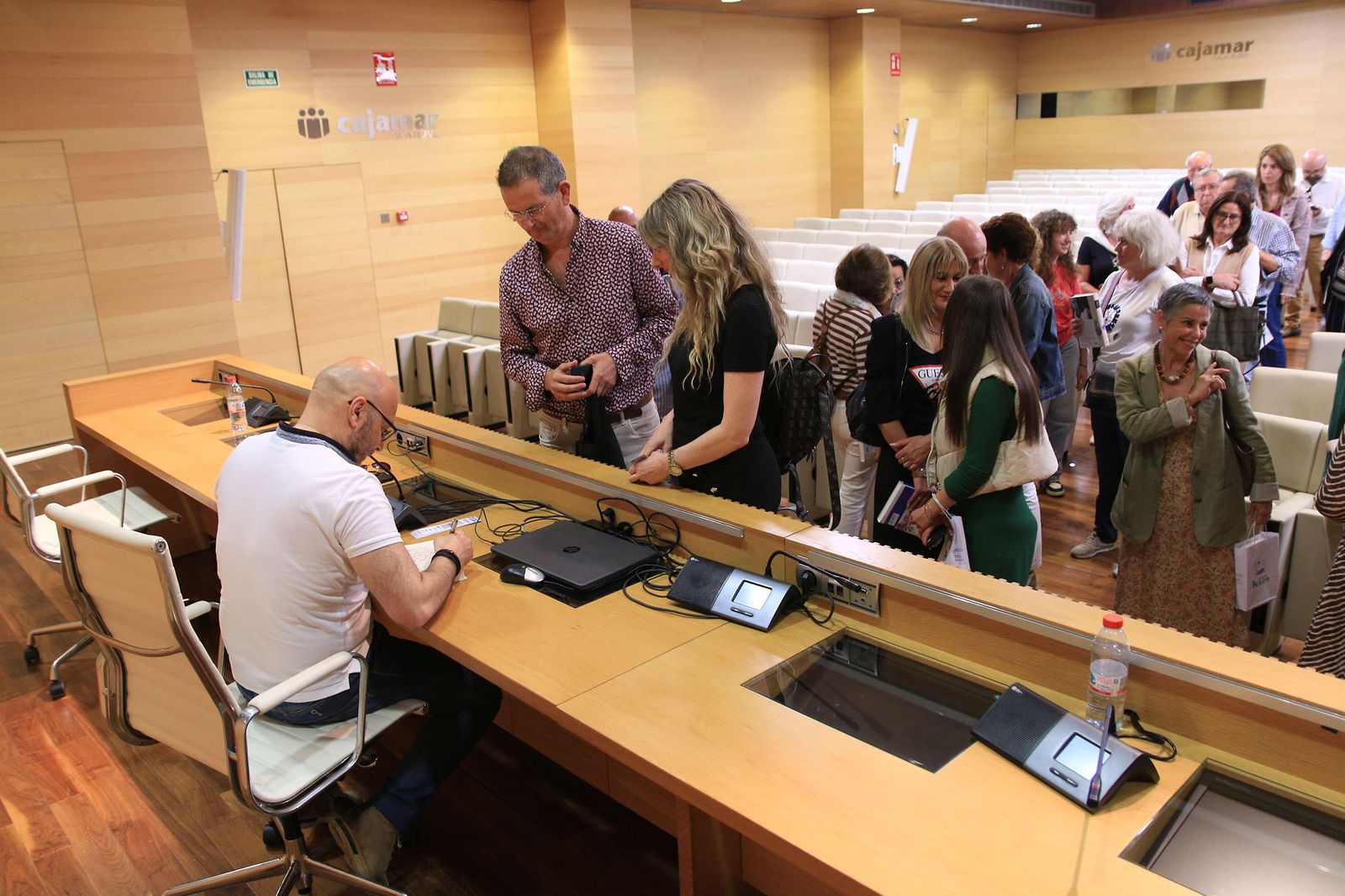 Diario de los Libros, con Fernando J. Múñez y su novela 'Antes se secará al tierra'