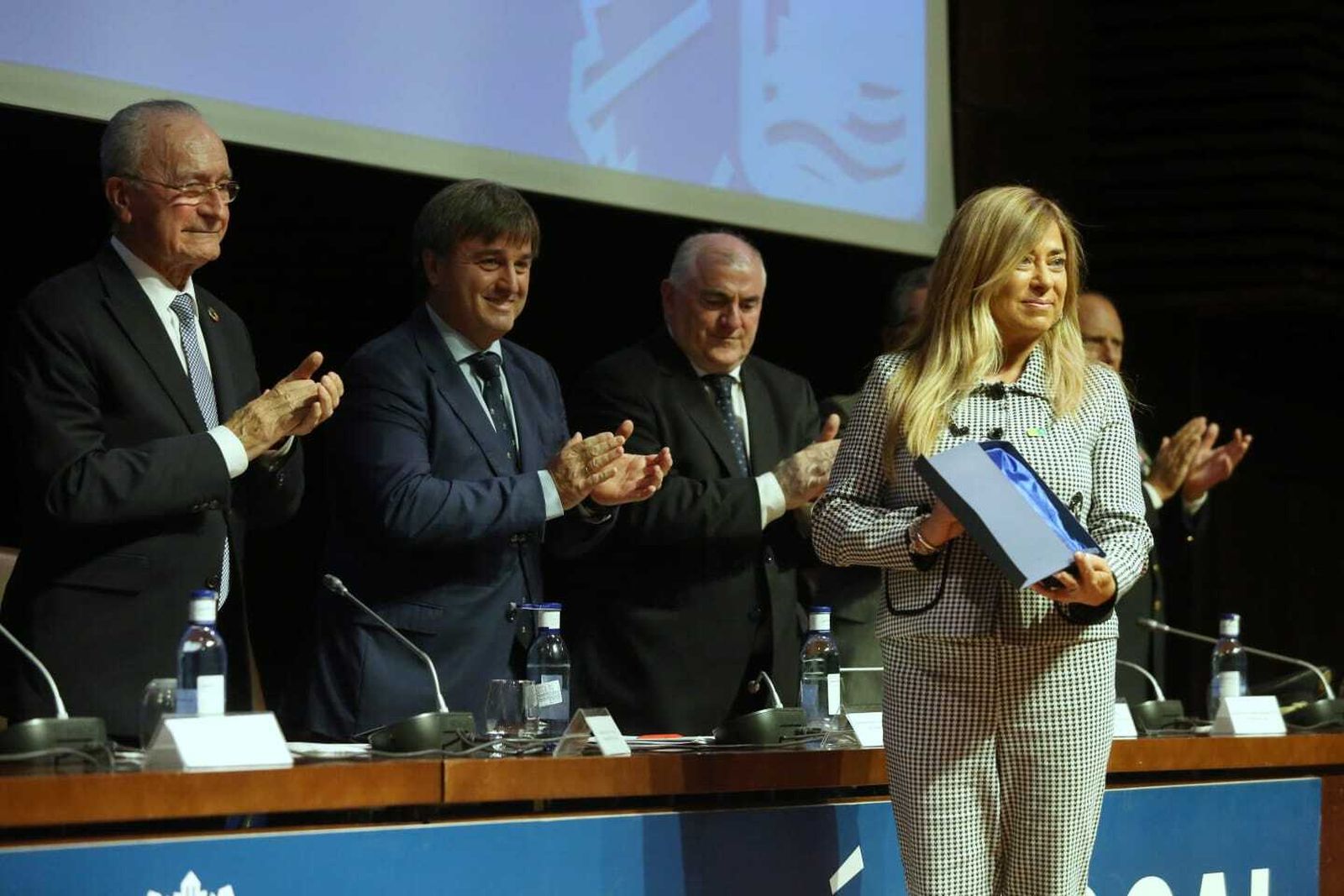 Las imágenes del acto de distinción de agentes de la Policía Local de Málaga en el día de su patrón