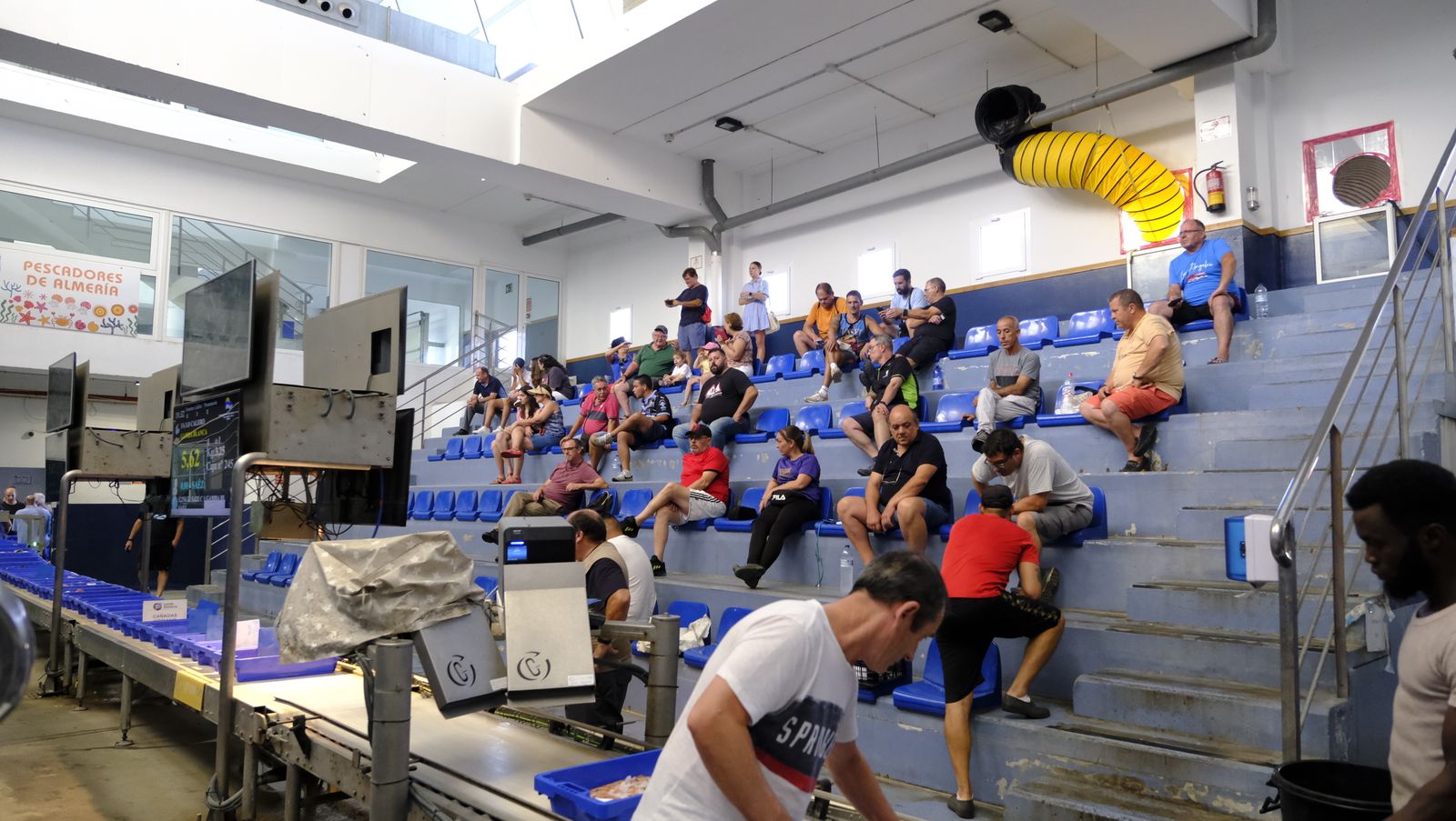 Imágenes de la visita guiada a la Lonja del Puerto Pesquero de Almería