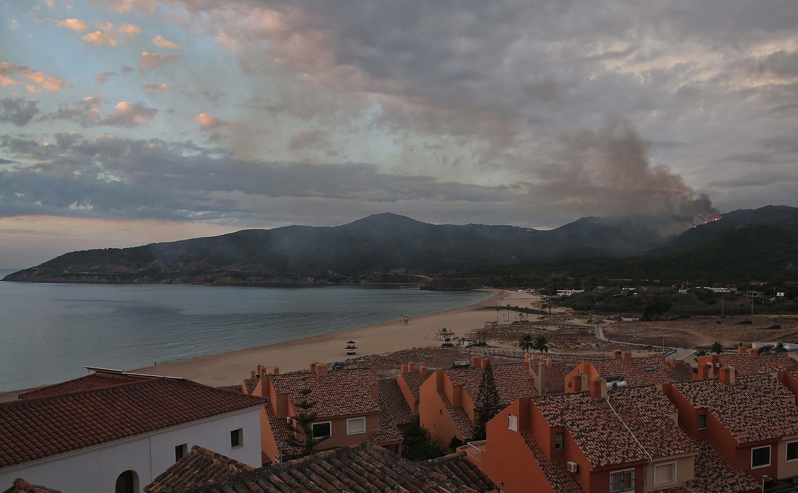 El incendio forestal  de Algeciras, en imágenes