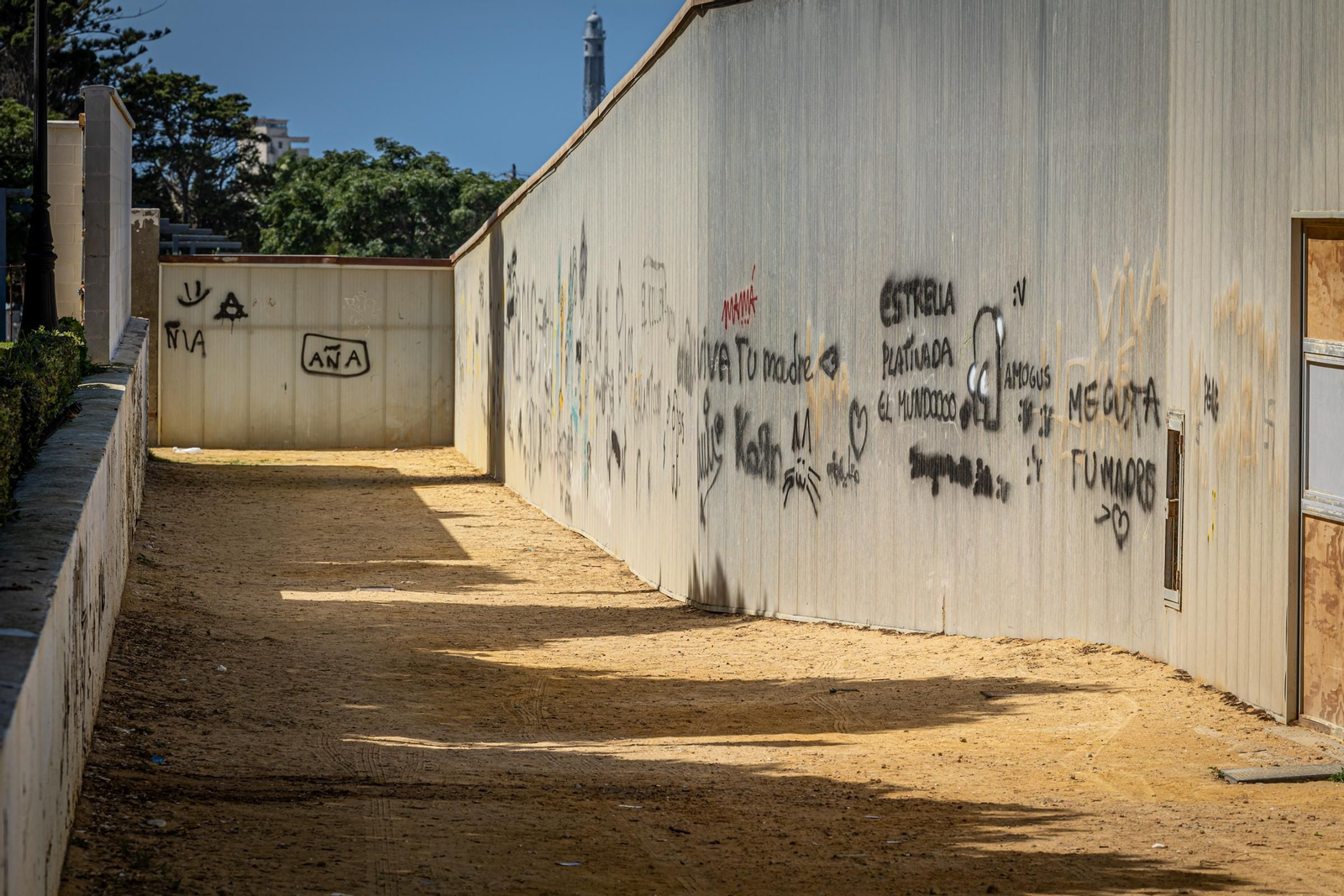 El balcón más degradado de Cádiz en imágenes