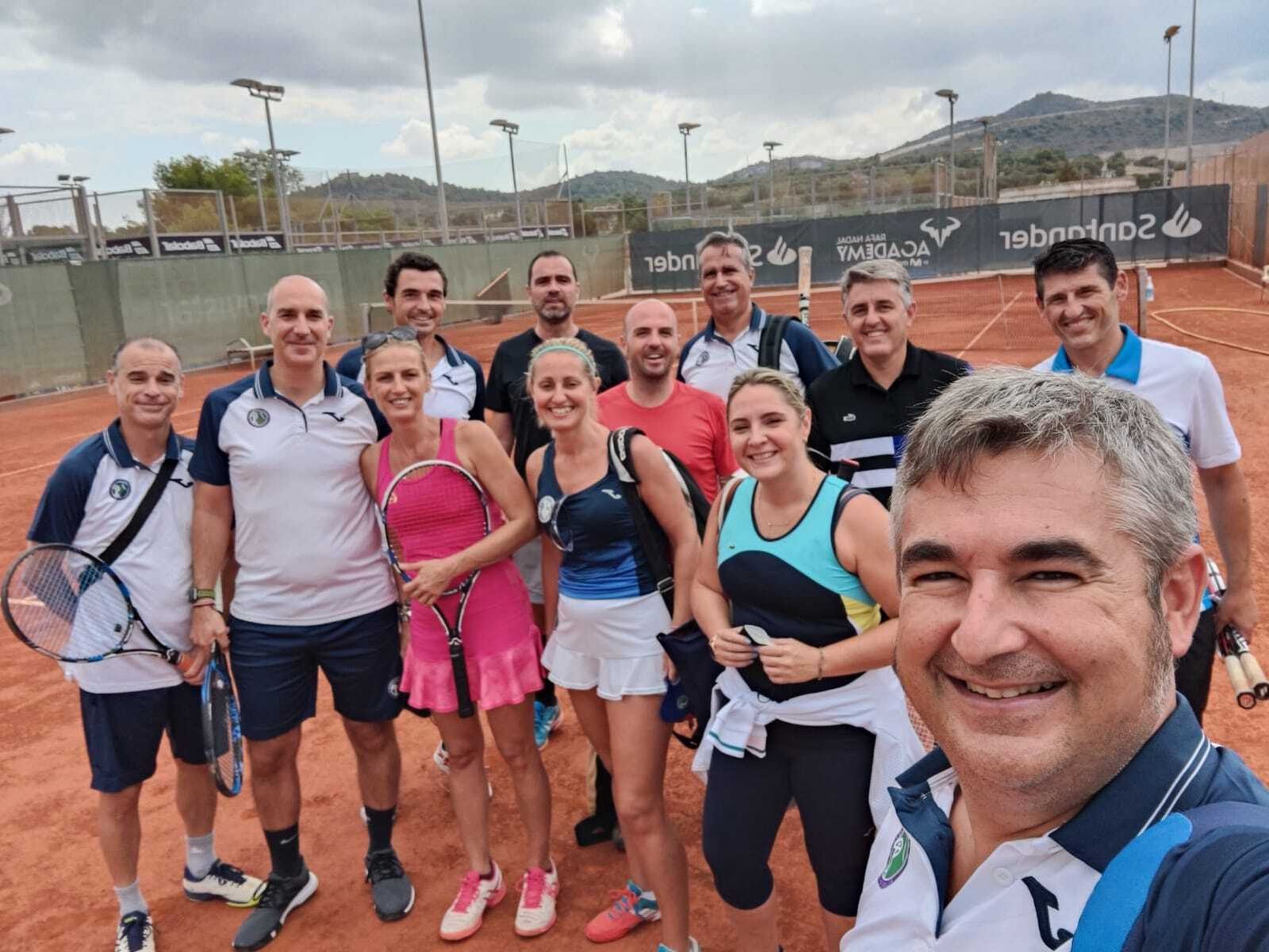 Miembros del CT Almería en las instalaciones de la Rafa Nadal Academy