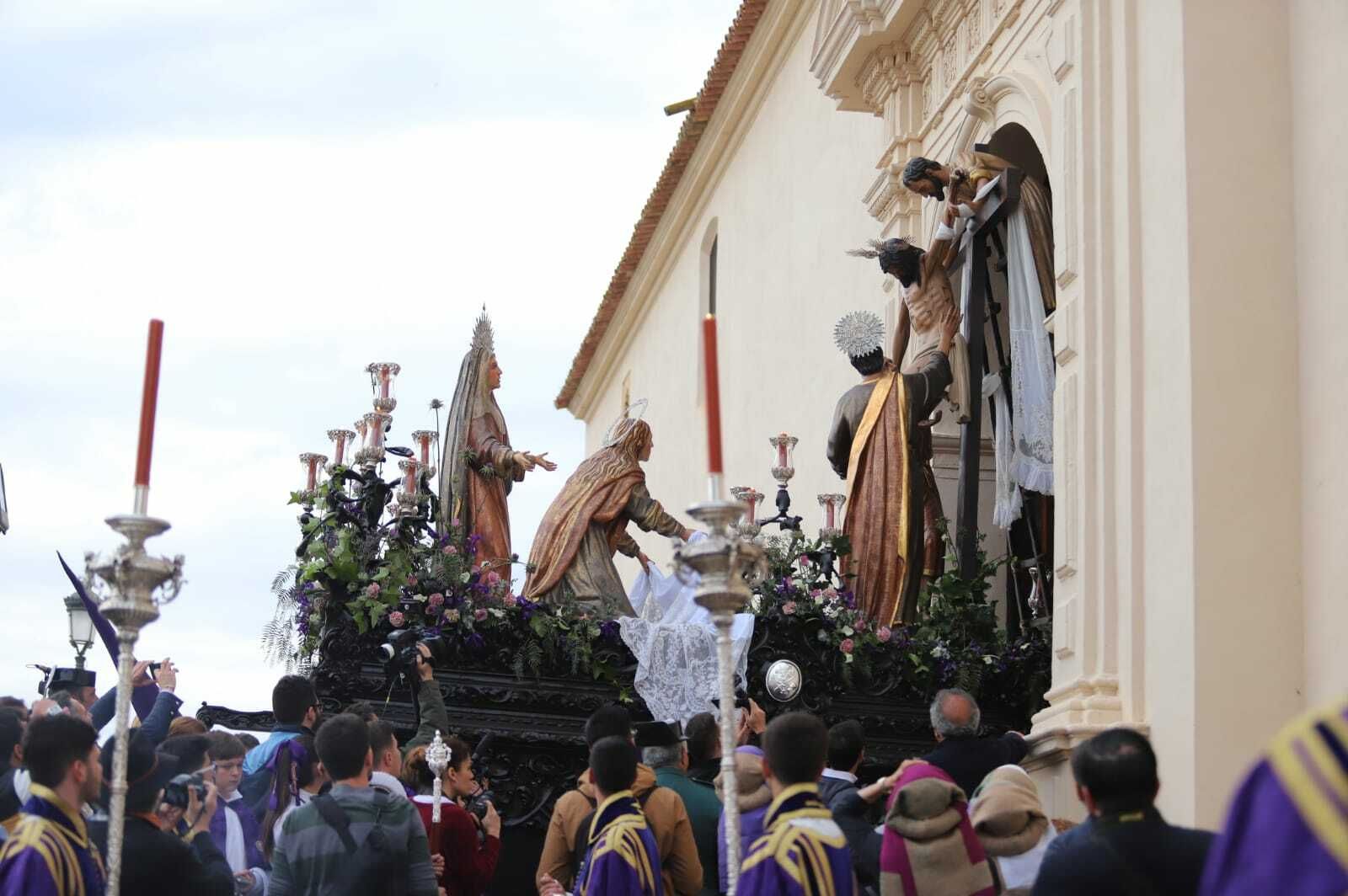 La cofradía sale de San Pedro.