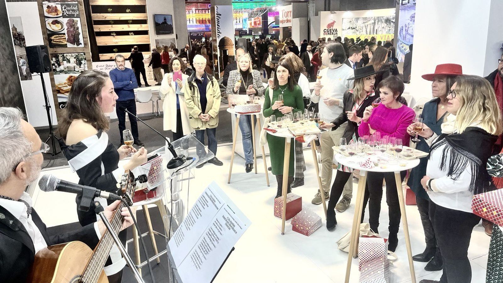 Un momento durante la presentación de productos cordobeses en Fitur.