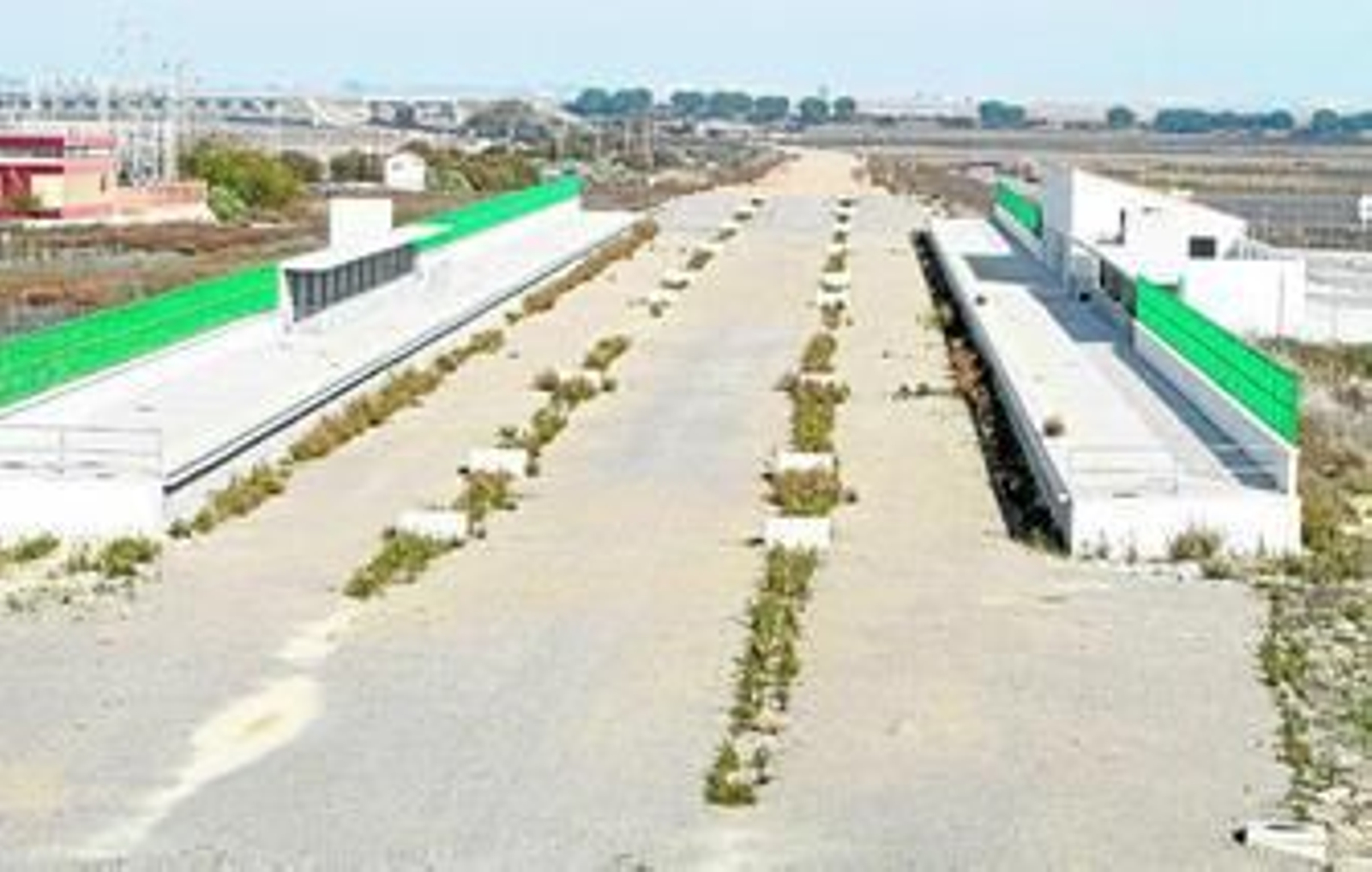 Estación 'fantasma' en Las Cabezas, en una imagen de este año.
