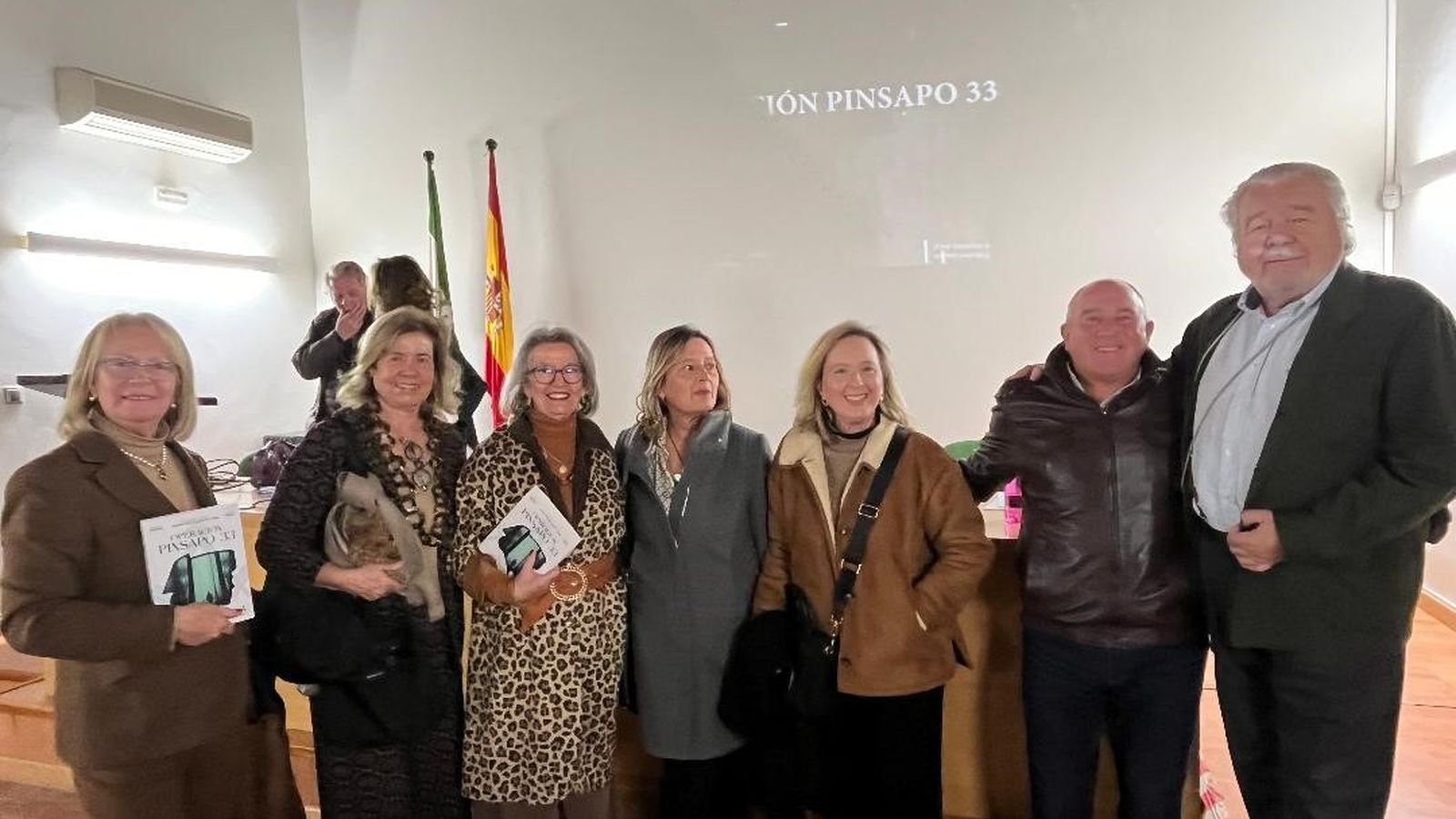 Asunción Rodríguez, Elvira Manrique de Lara, Nieves, Araceli y Rocío Rodríguez, Cristóbal Vicho y Javier Chico de Guzmán.