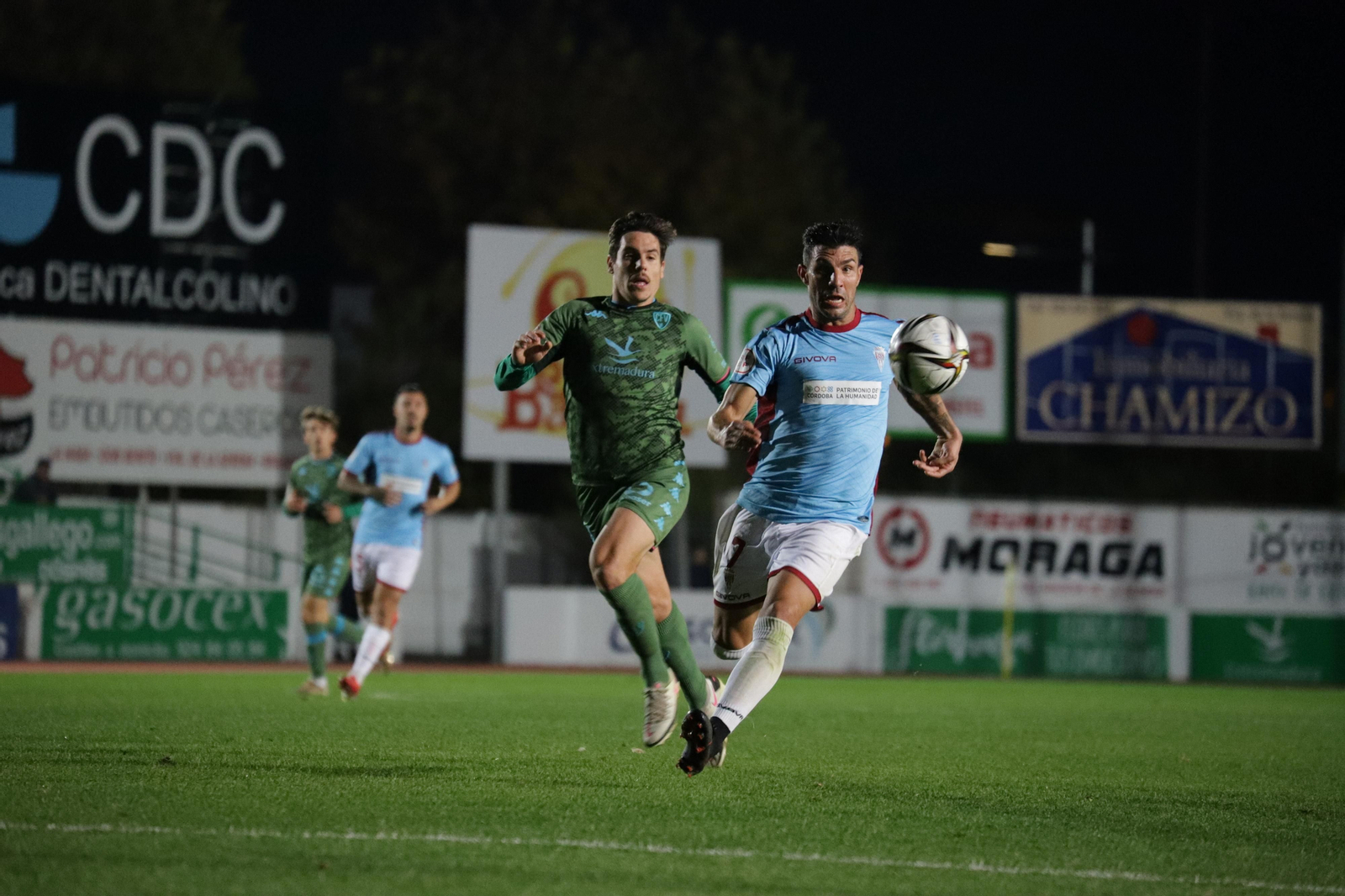 La derrota del Córdoba CF ante el Villanovense, en imágenes