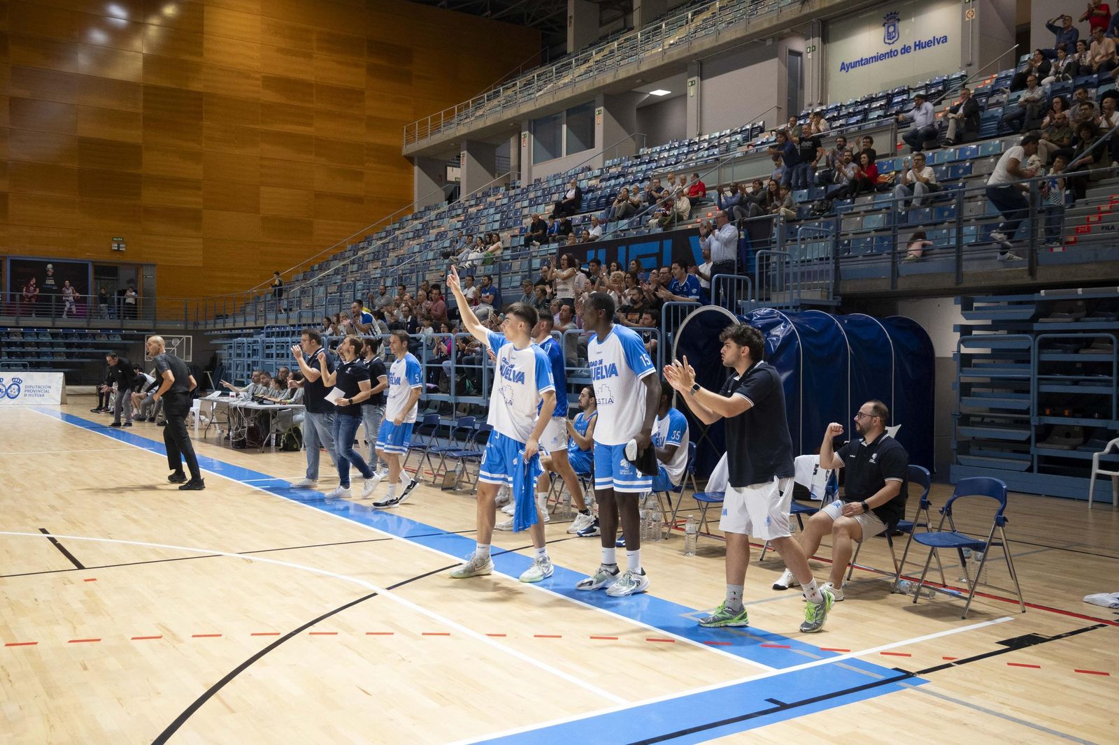 Imágenes del partido entre el Ciudad de Huelva y Biele ISB