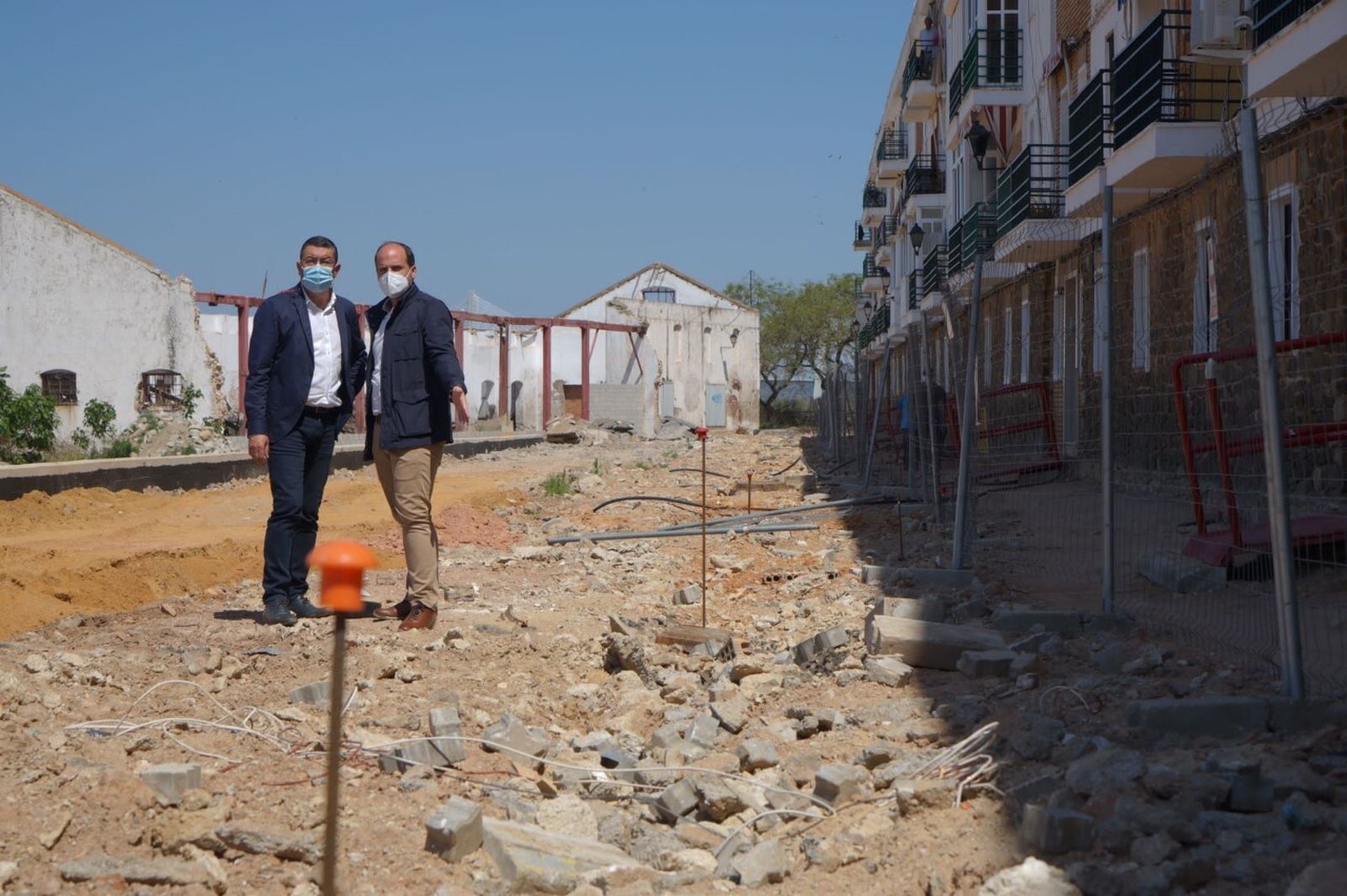 Manuel Domínguez y Francisco Javier José, durante la visita a la zona.