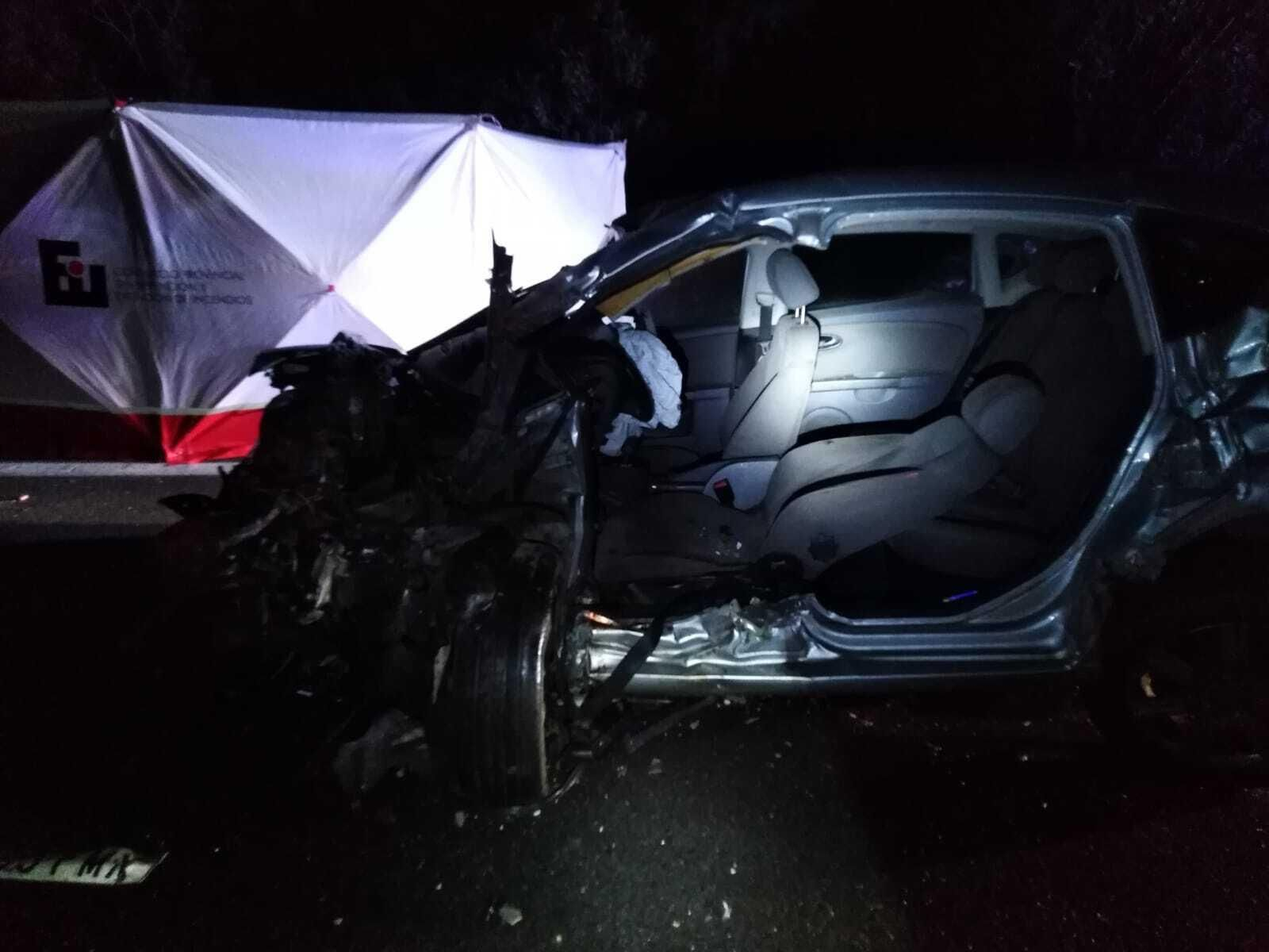 Estado en que quedó uno de los vehículos implicados en el accidente de La Carlota.