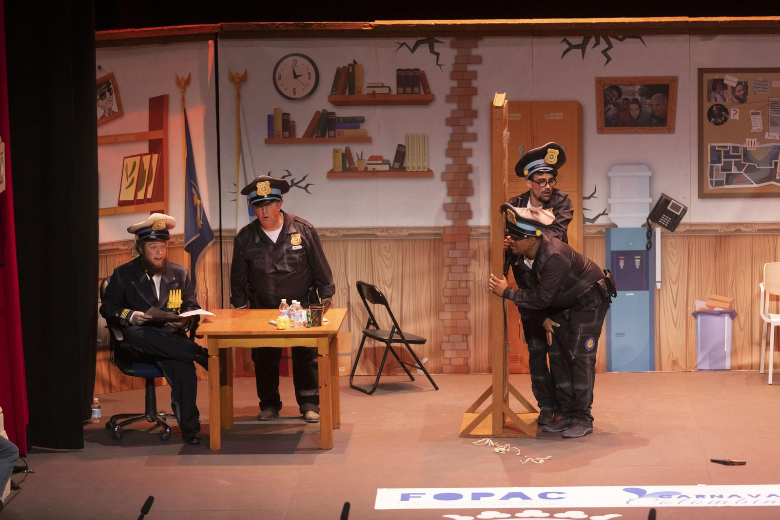 Imágenes de la actuación del cuarteto de Huelva “La F.O.P.A.C.” en la Final del Carnaval Colombino