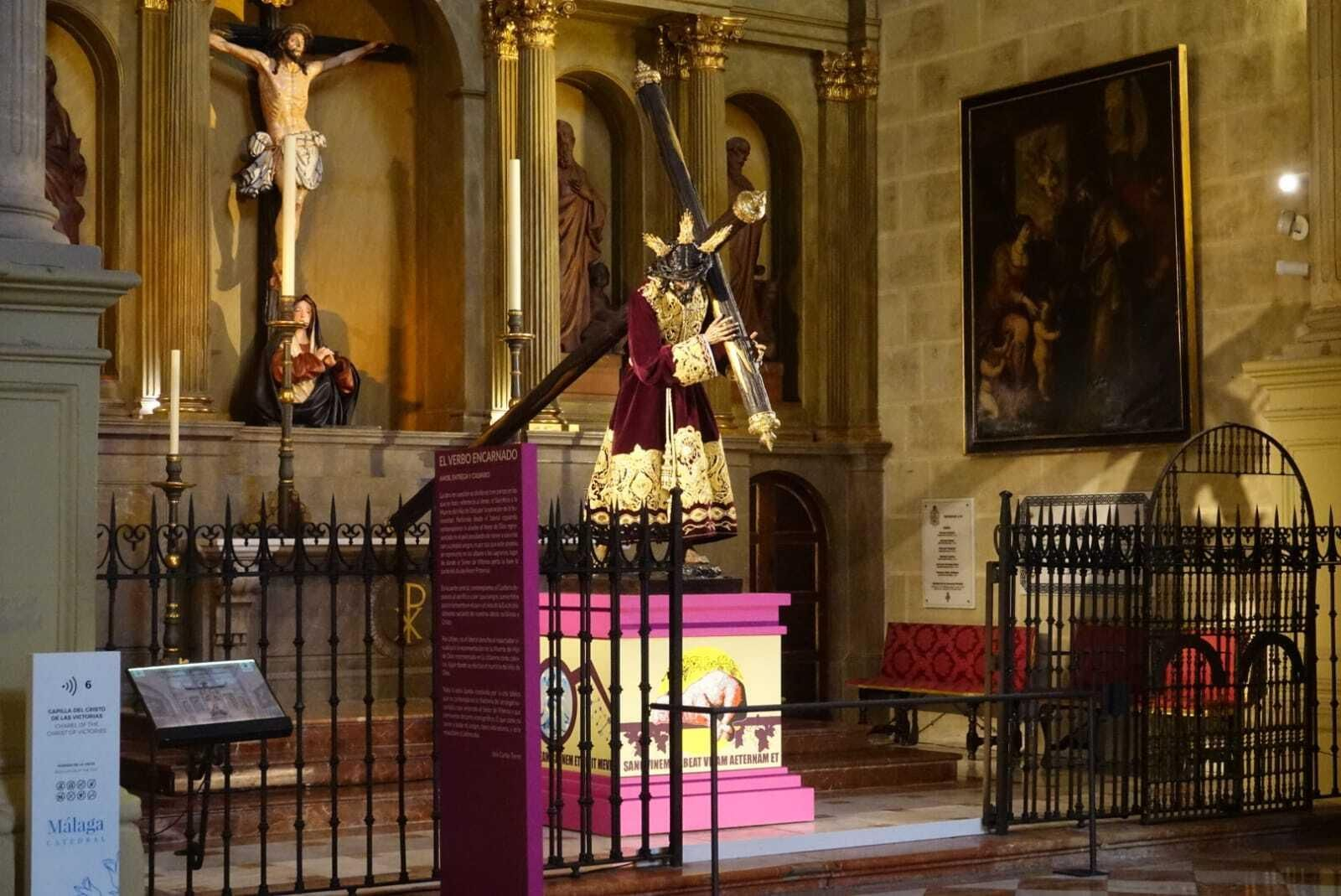 La veneración 'El verbo encarnado' en la Catedral de Málaga, en fotos