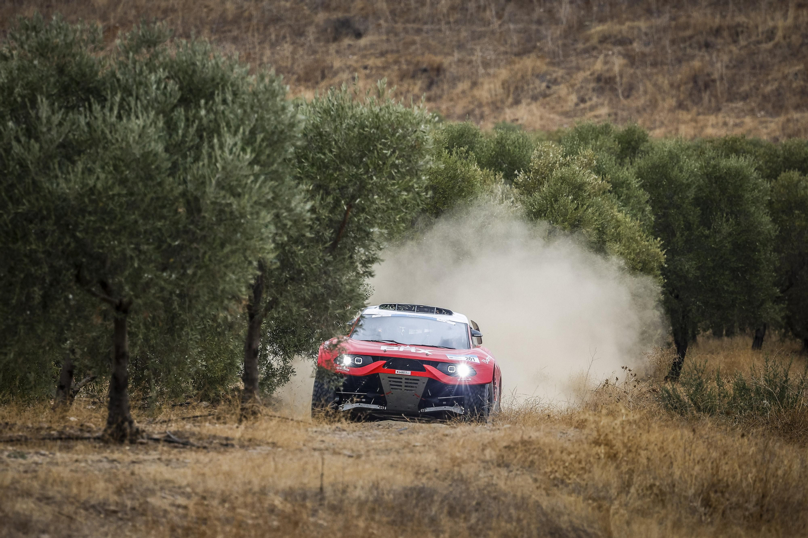 Andalucía Rally: las imágenes del 'Dakar' de Dos Hermanas | Día 2