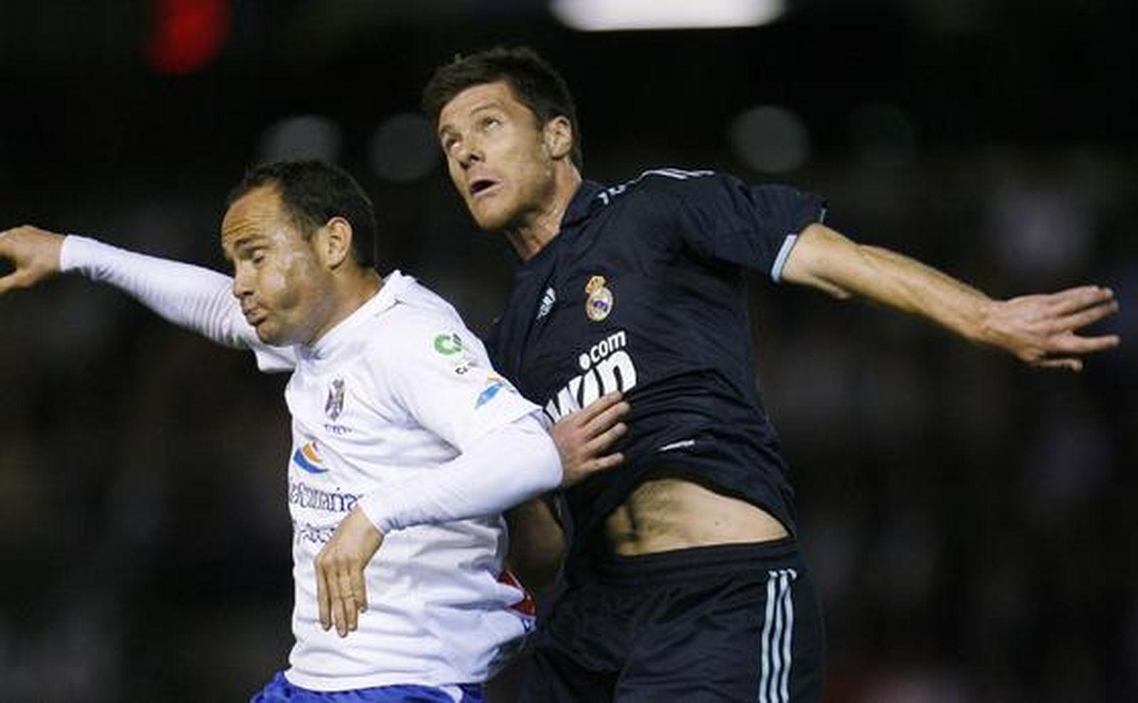 Los de Pellegrini golean al Tenerife en el Heleliodoro Rodríguez López con goles de Higuaín (dos), Kaká, Ronaldo y Raúl. / AFP · EFE · Reuters