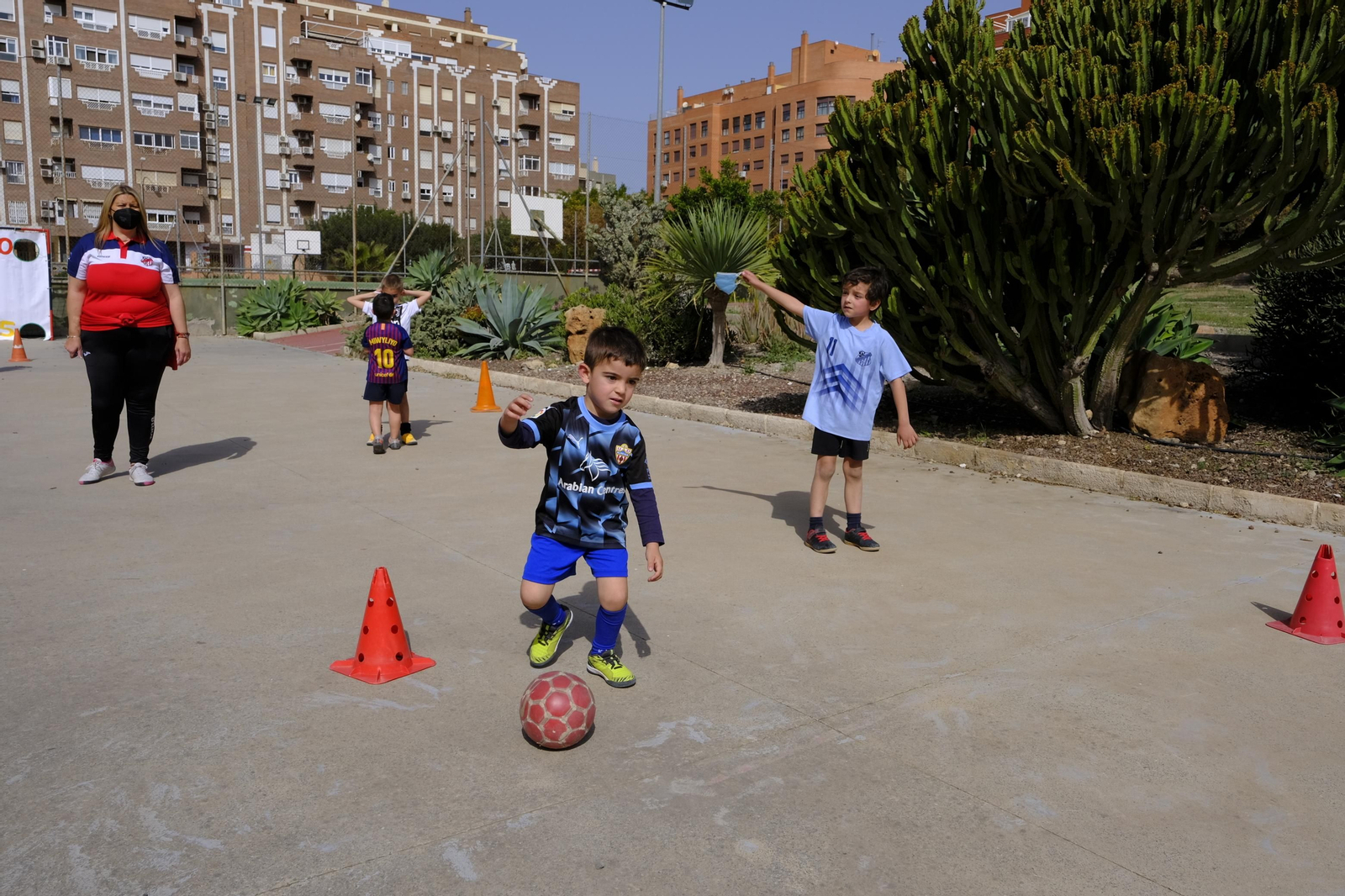 Fotogalería de los campus de Sporting Almería y Fútbol Indoor La Academia.