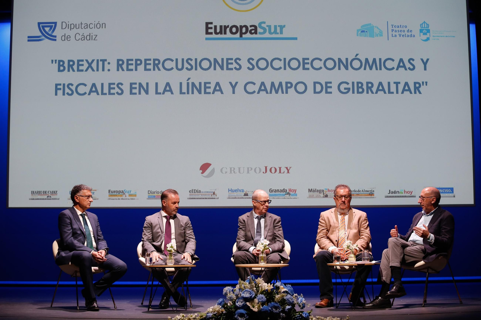 Las fotos del desyuno-coloquio "Brexit: repercusiones socioeconómicas y fiscales en La Línea y el Campo de Gibraltar"
