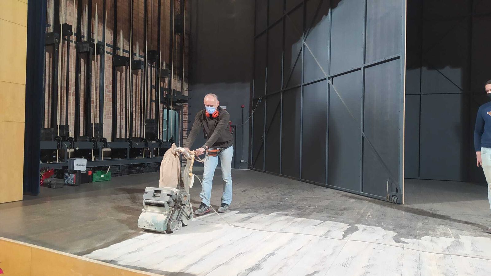 Trabajos sobre las tablas del Teatro Liceo.