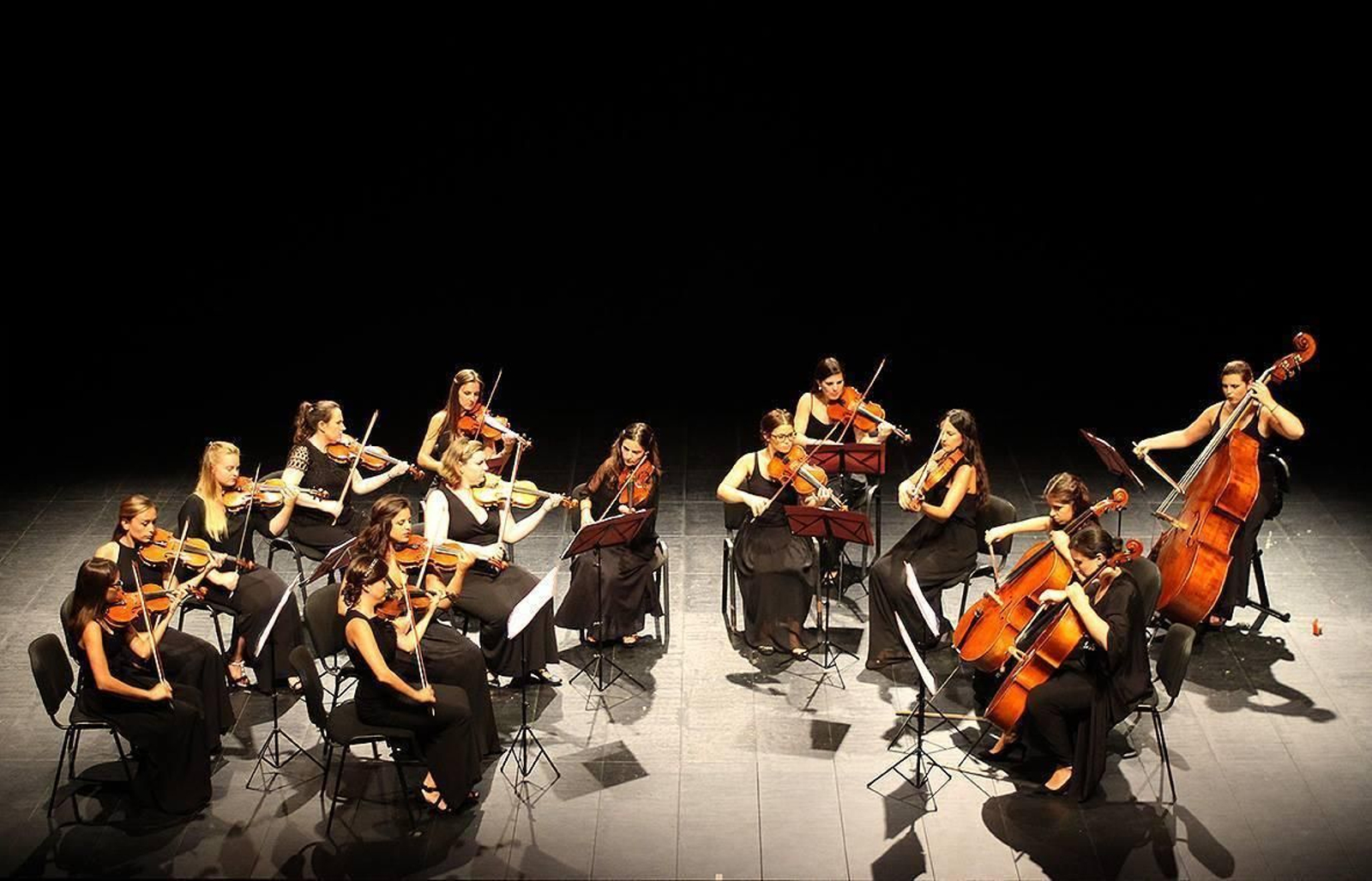 La Orquesta de Cámara de Mujeres Almaclara Inés Rosales durante uno de sus conciertos.
