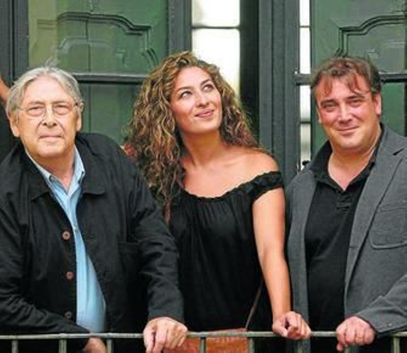Estrella Morente, acompañada de Jaime Martín y Jordi Dauder.