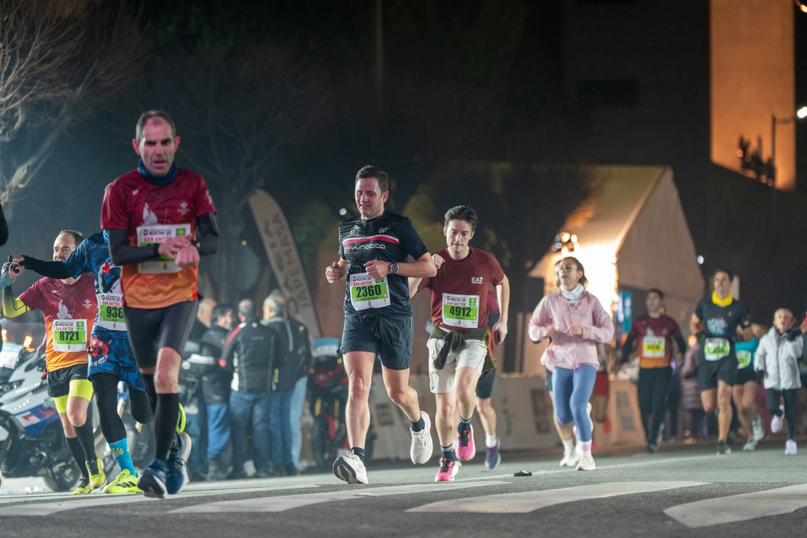 En imágenes: búscate en tu llegada a meta de la Carrera de San Antón 2026 (7)