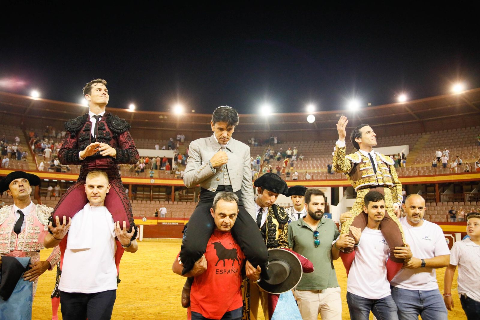 Imágenes de la corrida de toros en Roquetas de Mar