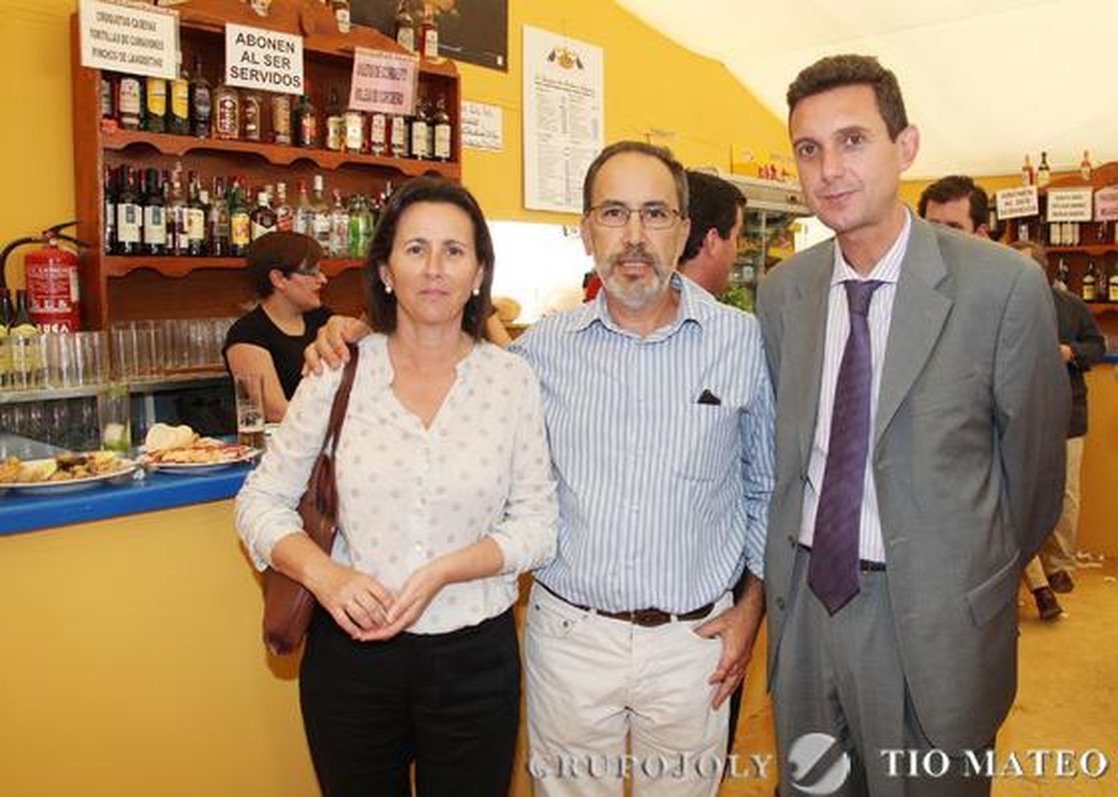Miguel Berraquero, gerente de Diario de Jerez, junto a Carlos Pérez y Pepa Rodríguez, de Chiclana.

Foto: Vanesa Lobo
