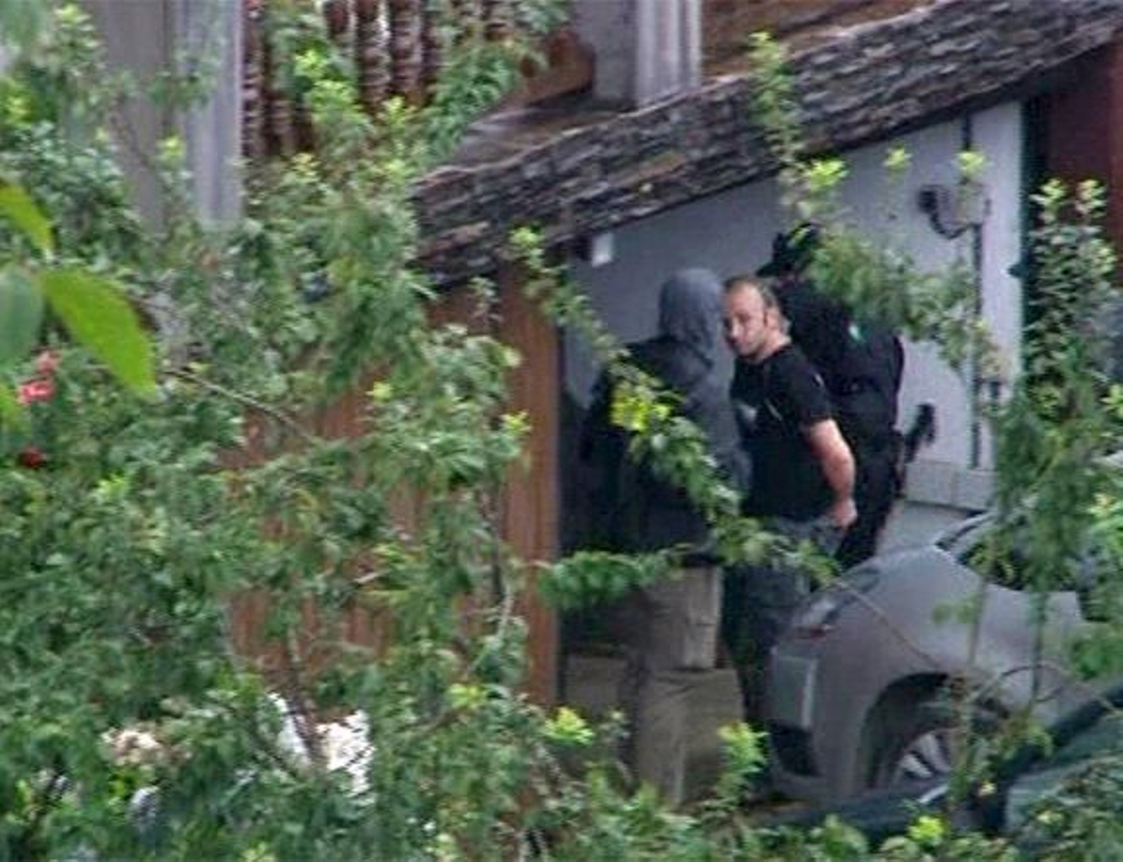 Los etarras detenidos eran "terroristas durmientes" que hacían vida normal Los etarras detenidos eran "terroristas durmientes" que hacían vida normal
