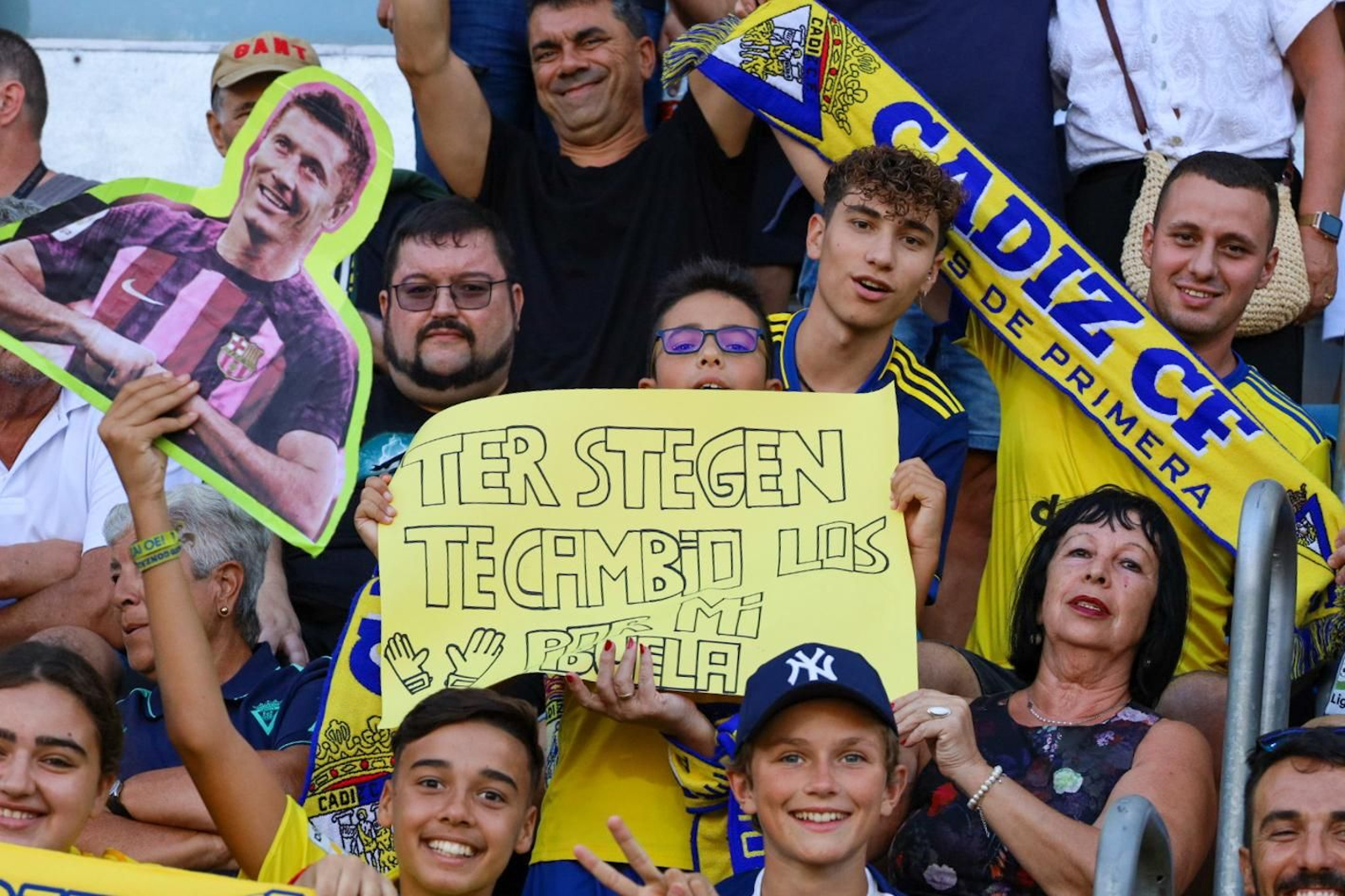 Búscate en el partido Cádiz-Barcelona