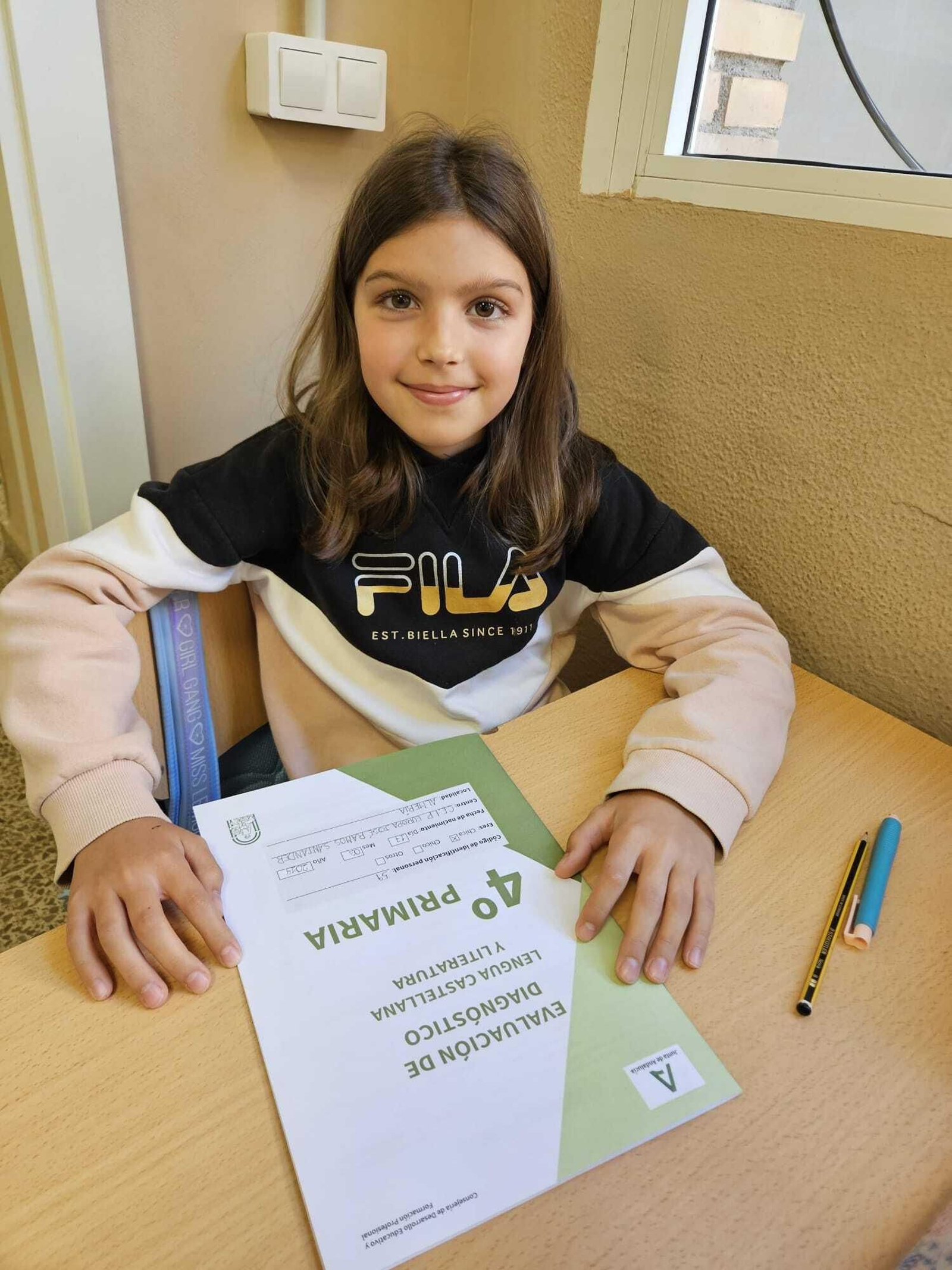 El cuadernillo con las preguntas, que se ha repartido al alumnado y que venía en un sobre cerrado.