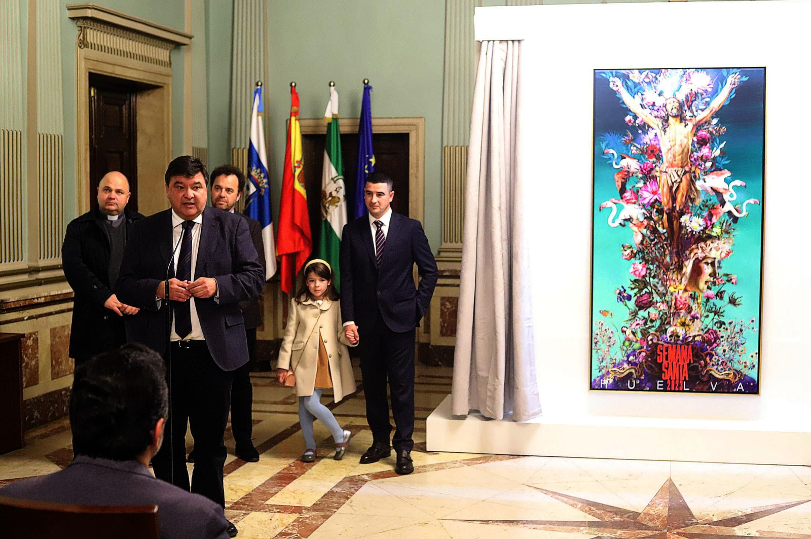 Imágenes del cartel de la Semana Santa 2023 de Huelva en su presentación