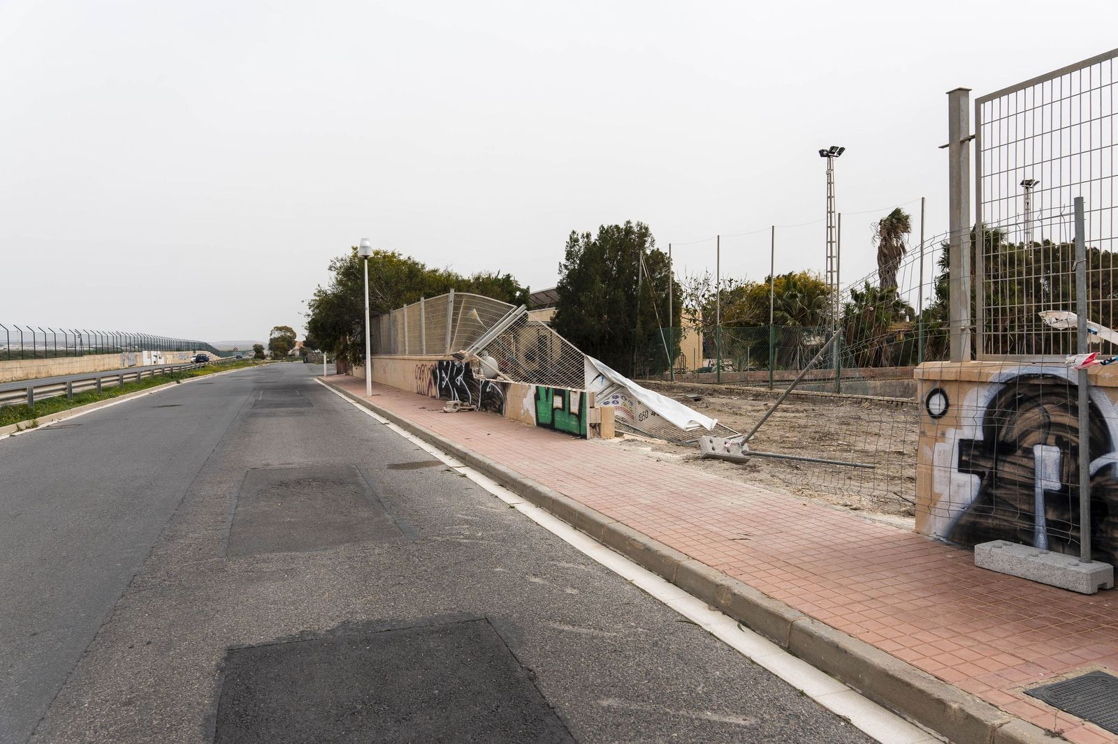 Las pistas deportivas y piscina de Costacabana, en imágenes