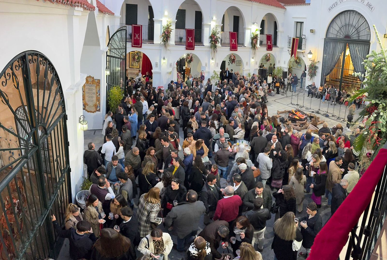Imágenes de la Zambombaen la Hermandad del Rocío de Huelva