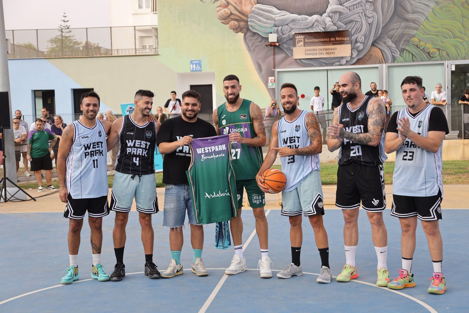Las fotos de la espectacular presentación de Chris Duarte con el Unicaja en el Parque del Oeste