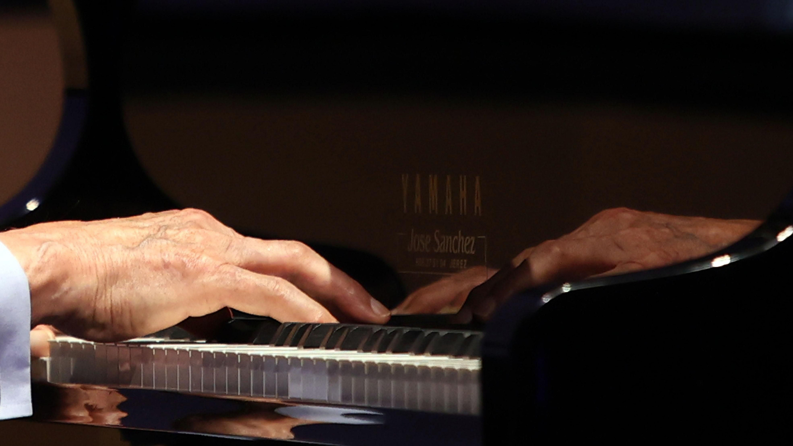 Manuel Alejandro recibe el premio Jerezano del Año del Rotary Club Jerez