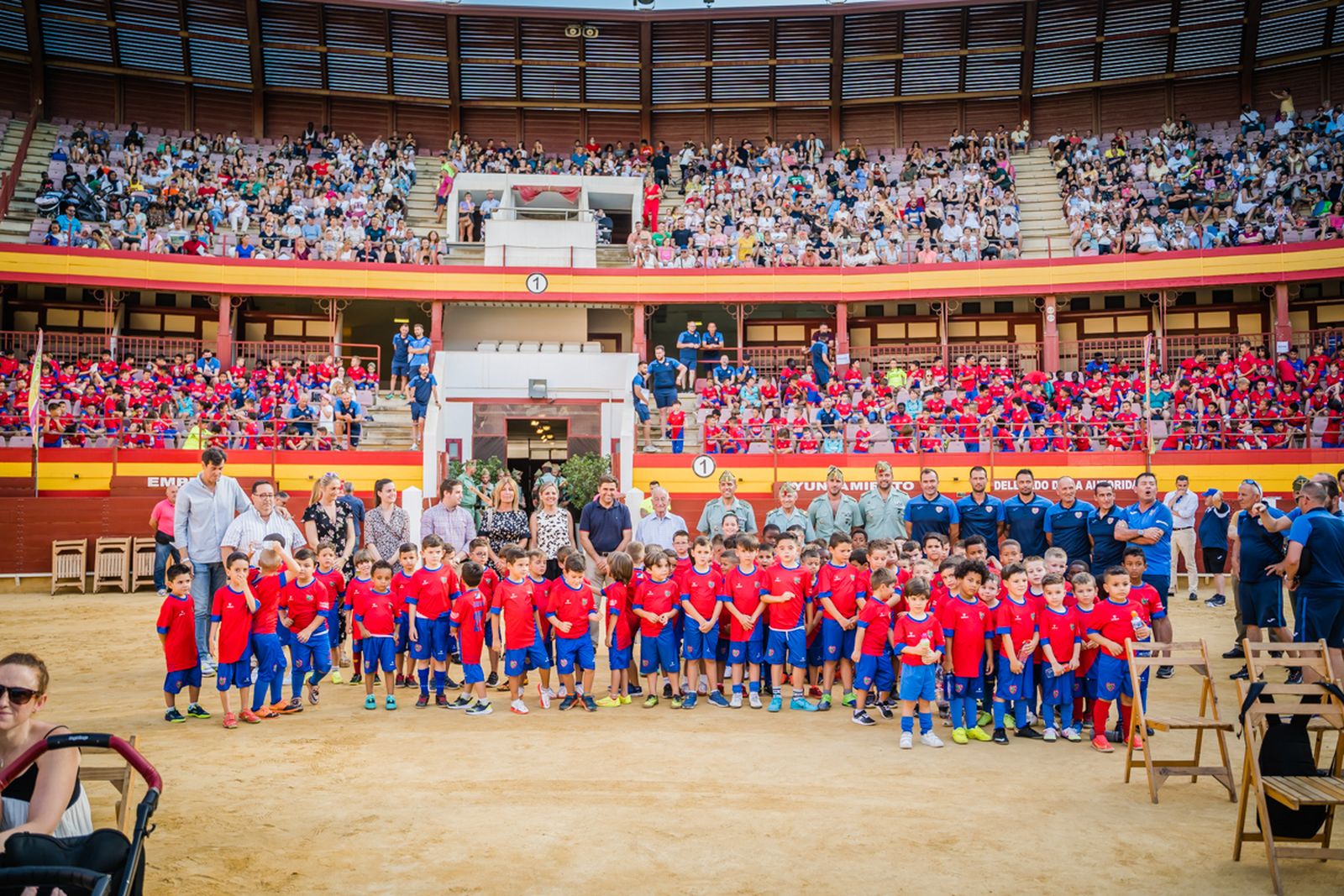 El acto tuvo lugar en la plaza de toros de Roquetas de Mar