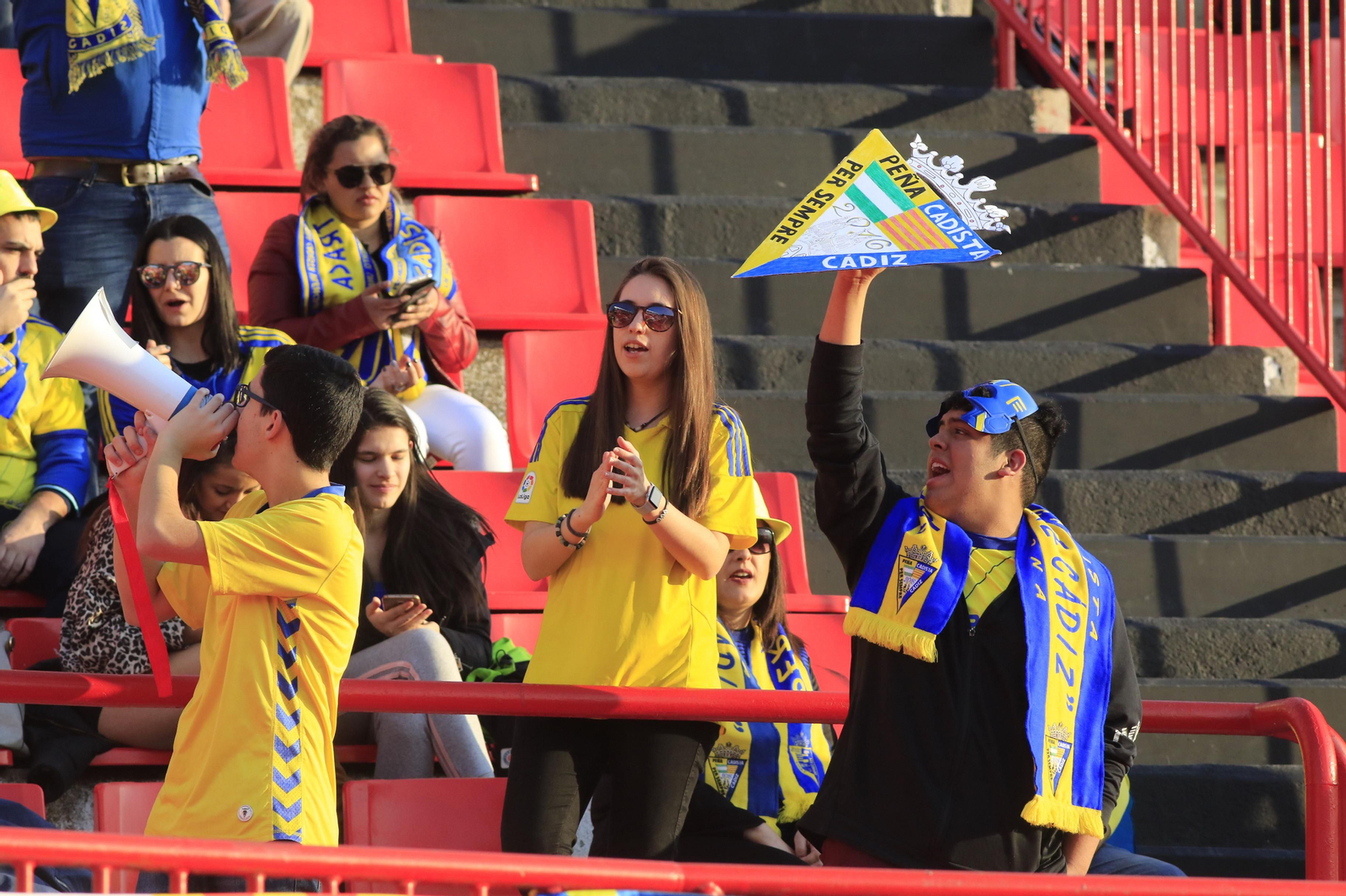 Las imágenes del Nástic - Cádiz CF