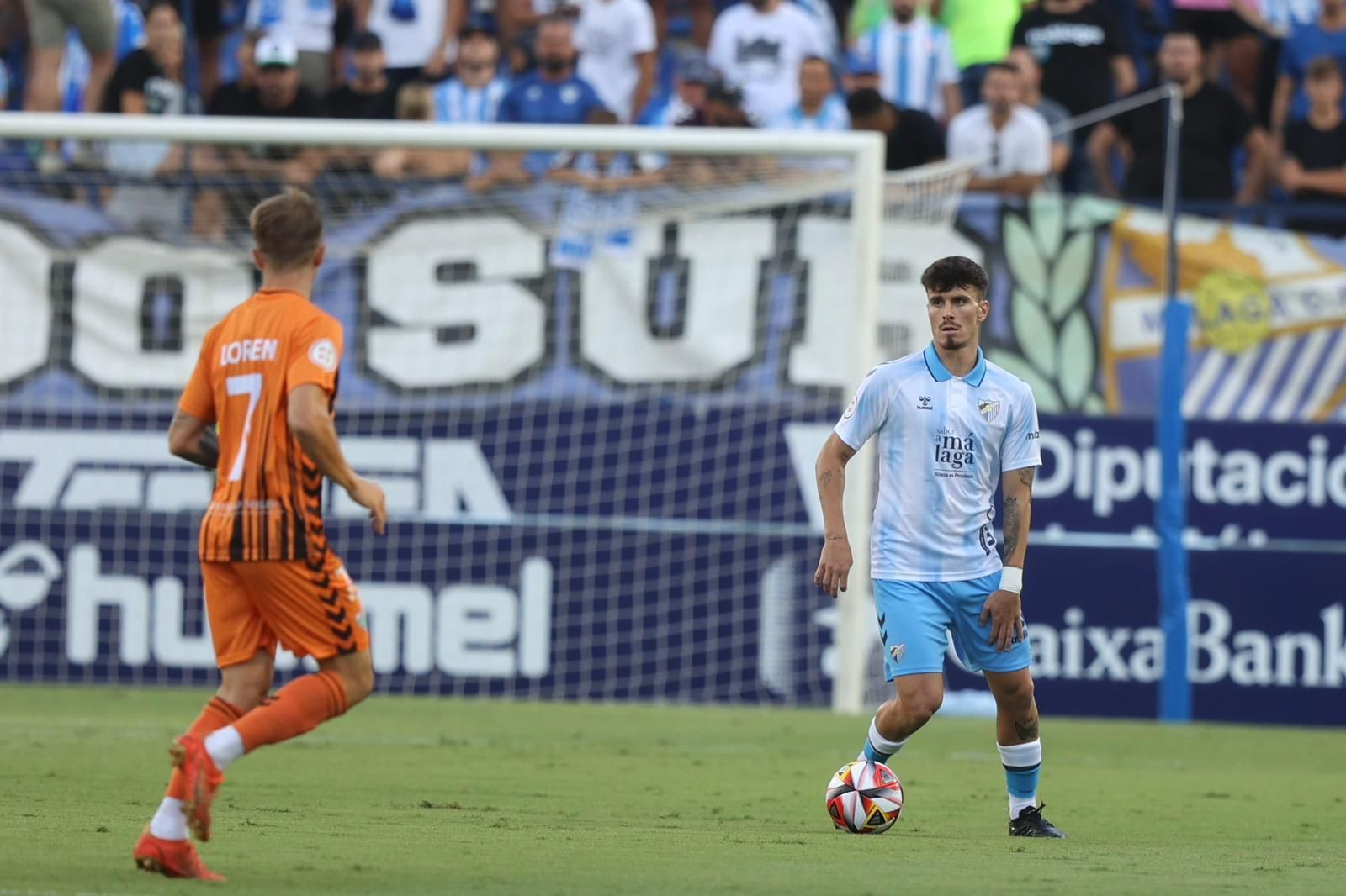 Murillo controla una pelota