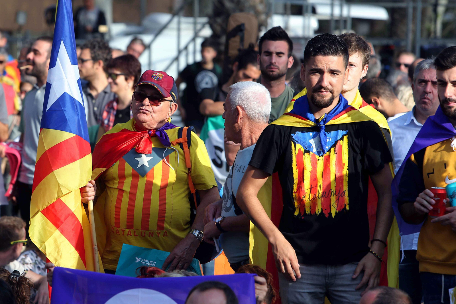 La declaración de la independencia catalana "en suspenso", en imágenes